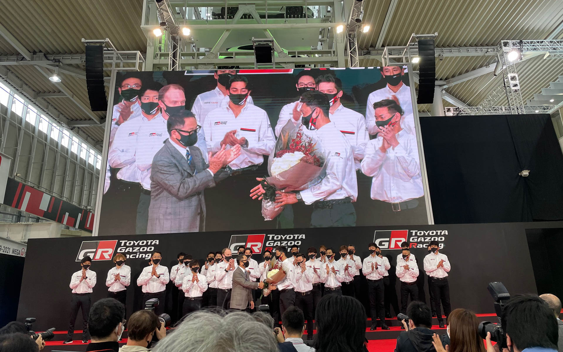 TGRの中島選手セレモニー。マネージメントでも成功を期待してます