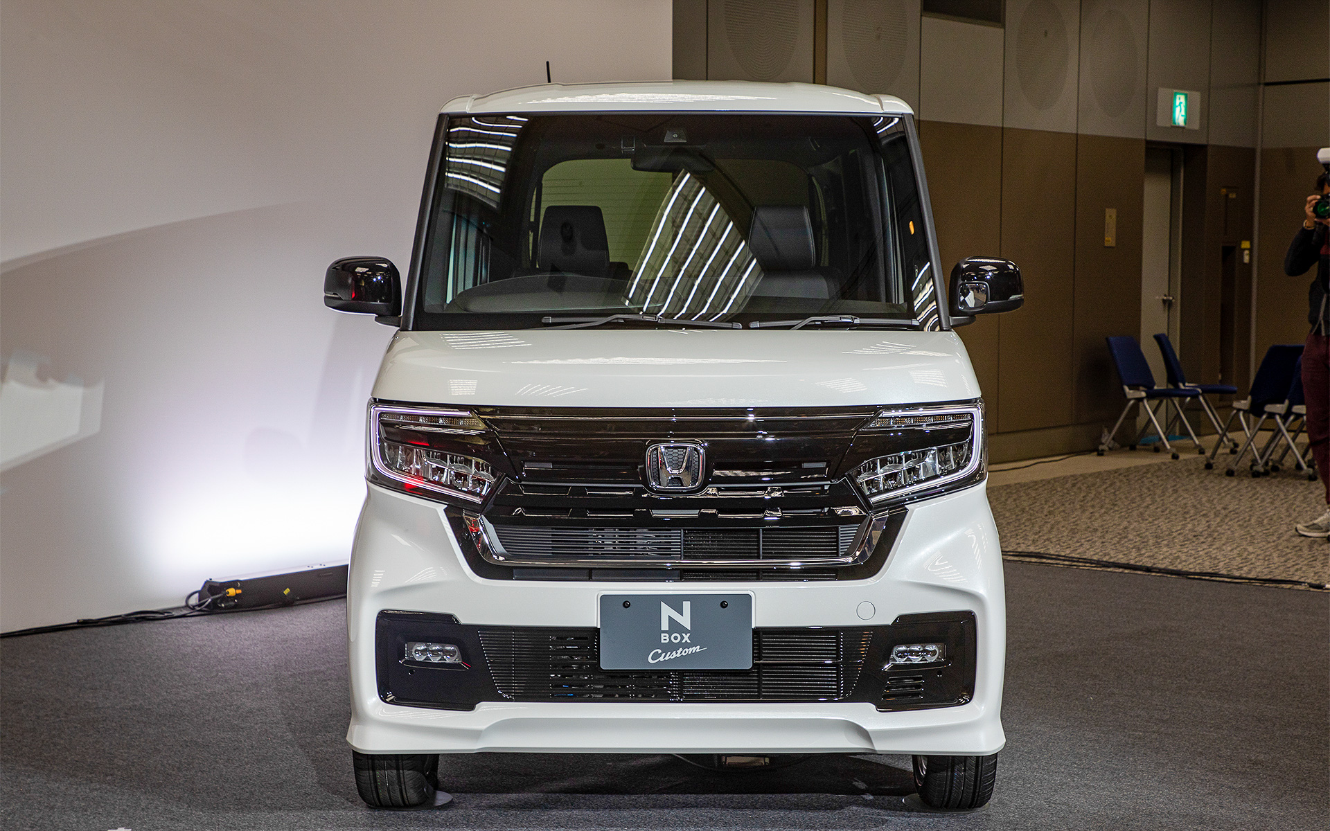 N-BOX Customの特別仕様車「N-BOX Custom L・STYLE＋ BLACK」