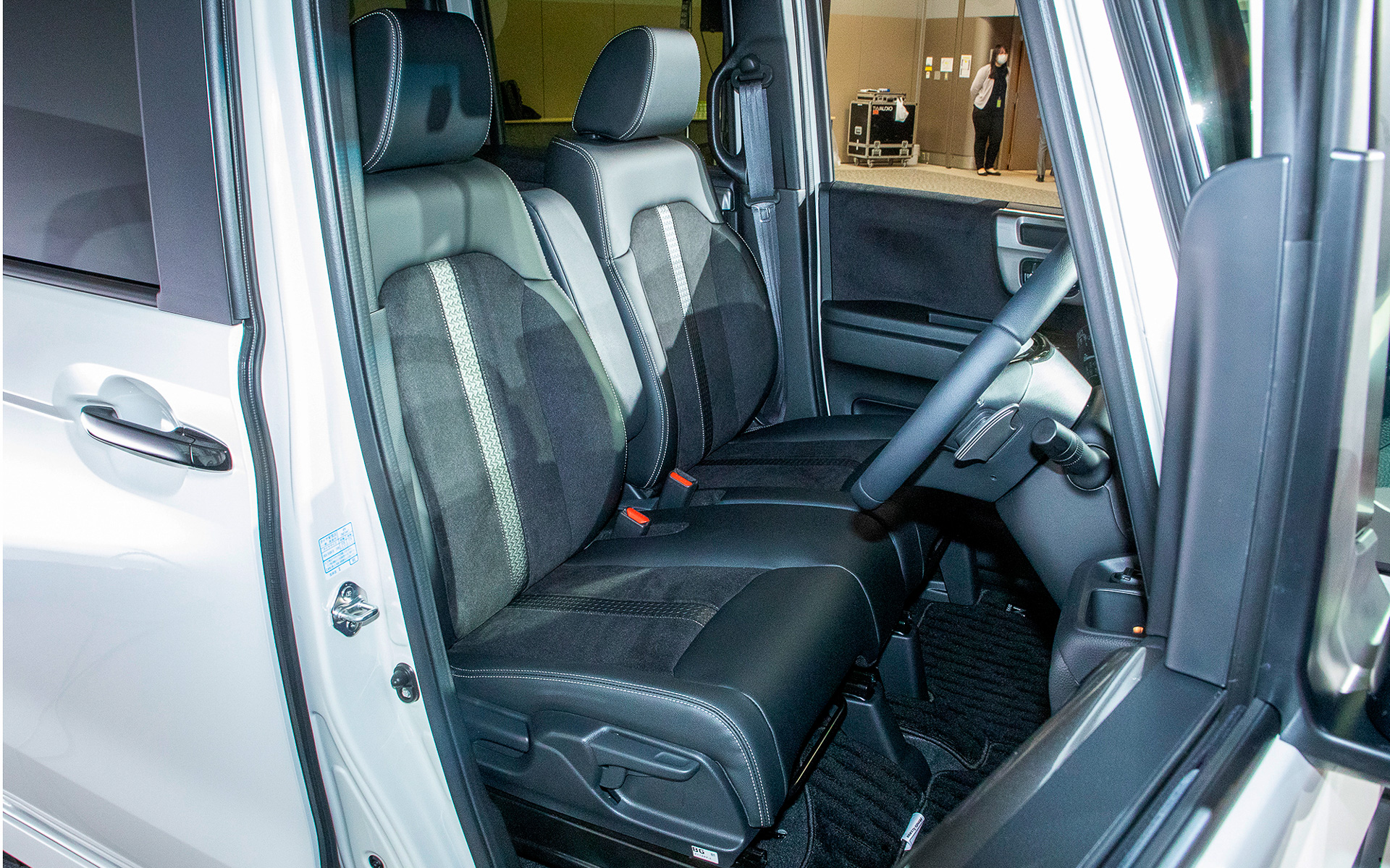 シートはN-BOX CustomのLターボモデルに標準装備のもの。STYLE＋ BLACKではNAエンジン搭載車にも採用している