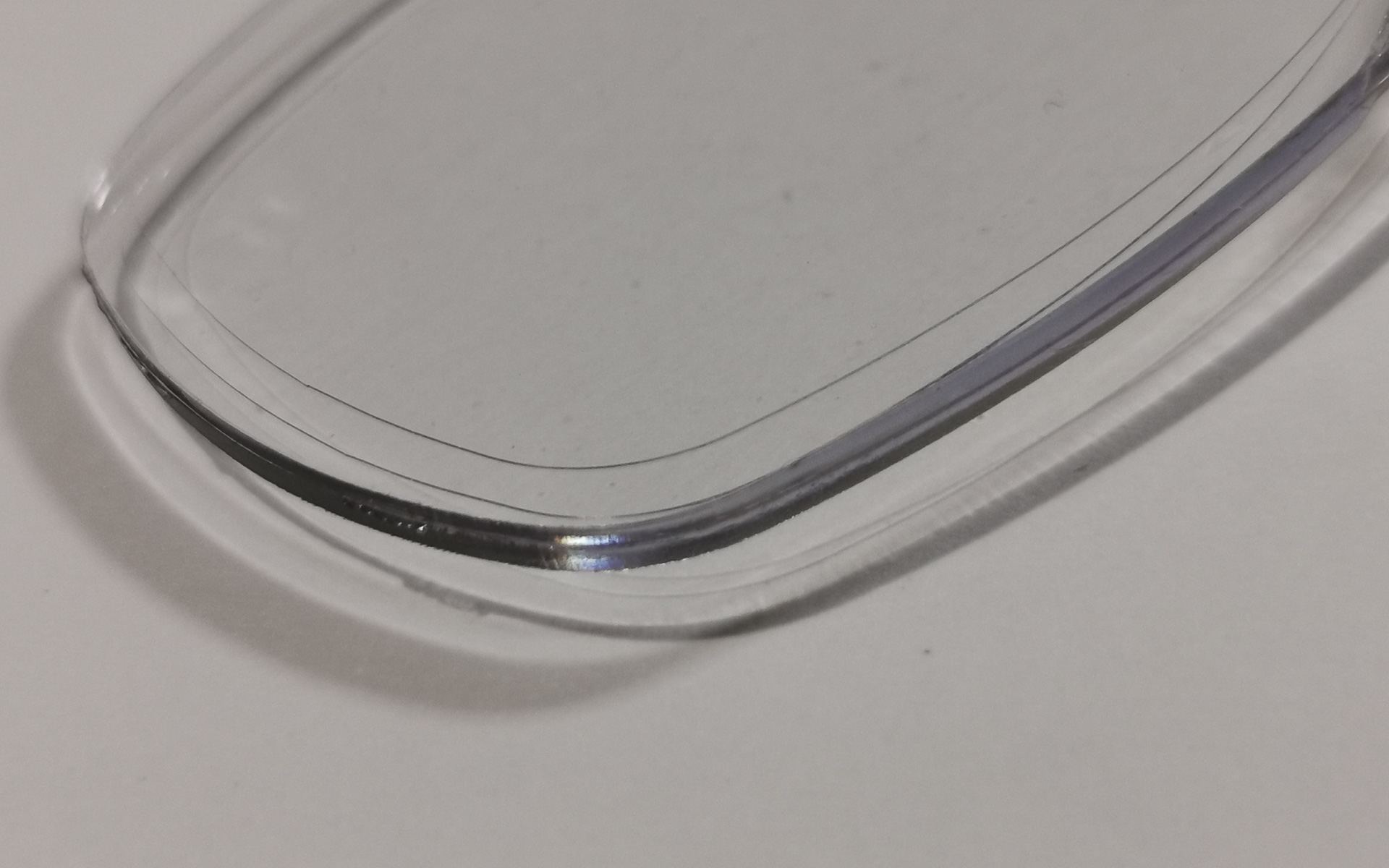 ちなみに使用前はレンズに保護シールも貼ってありました