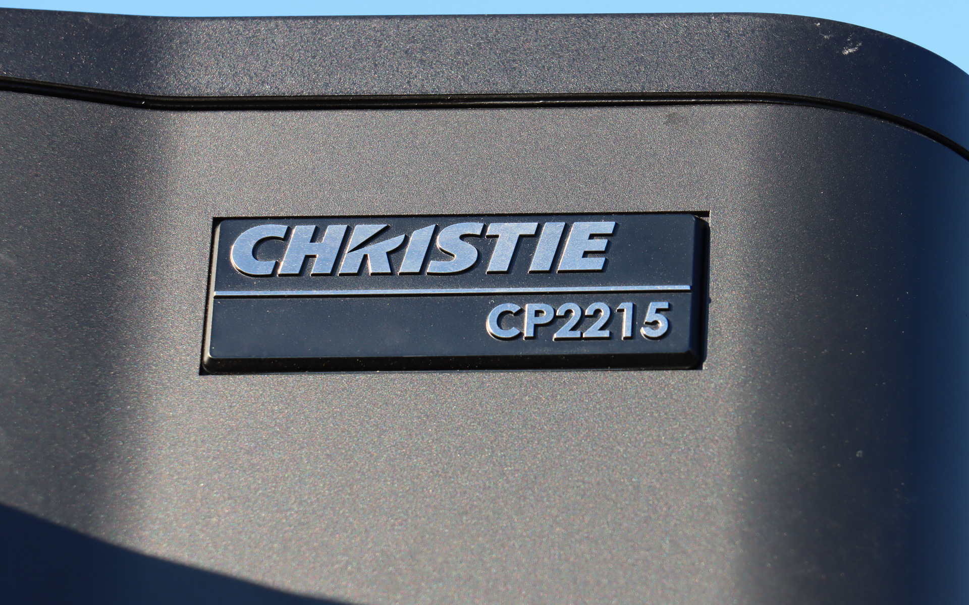 プロジェクターはクリスティの「CP2215」が使用されていた