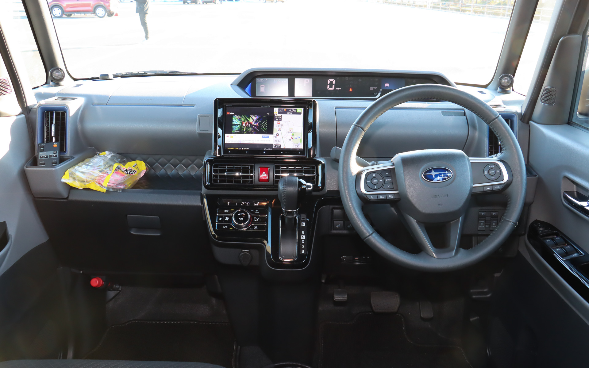 この車両では最新サイバーナビの8インチモデルである「AVIC-CL912-DC」がコアとなっている