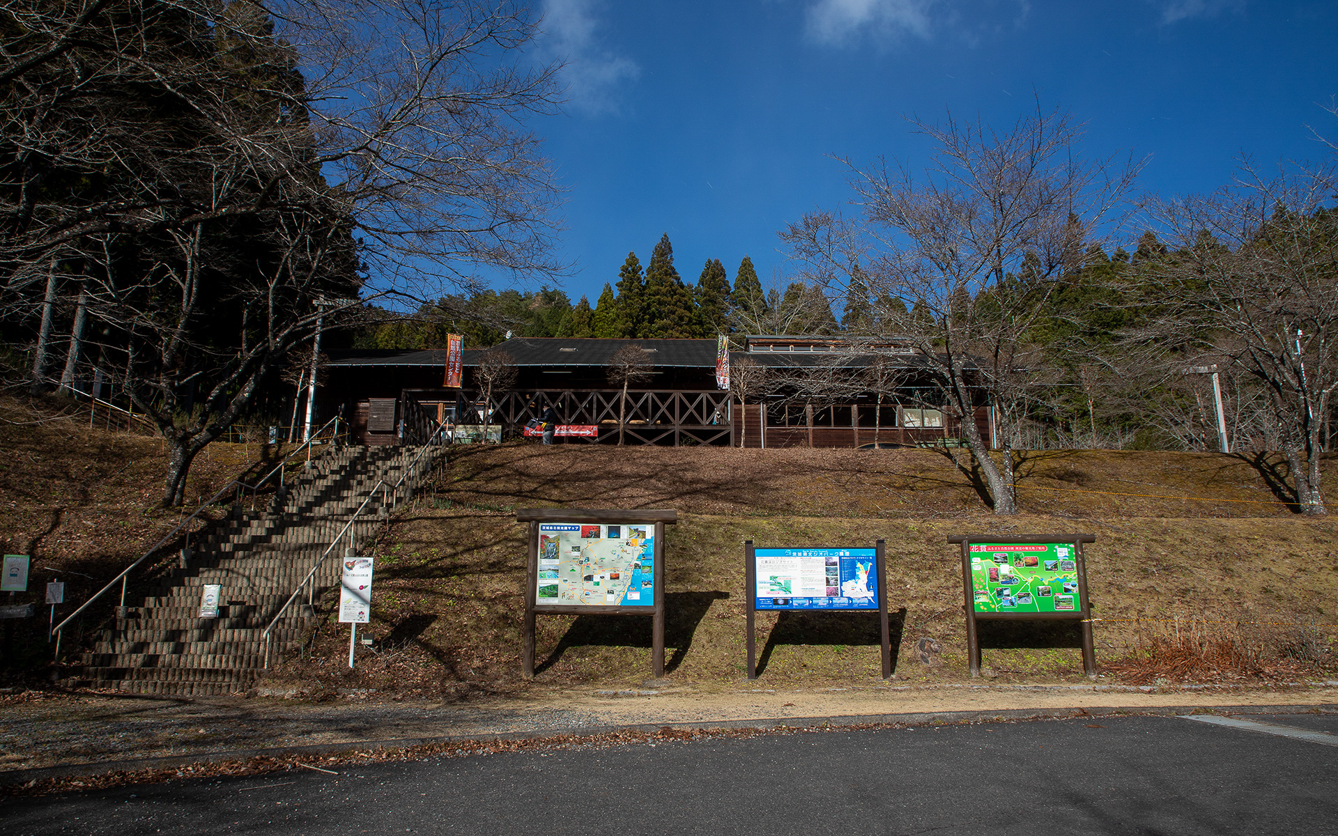 宿泊地は別のキャンプ場に変更されたが、海と山、両方の自然が豊富な茨城県高萩市の立地を生かした展開