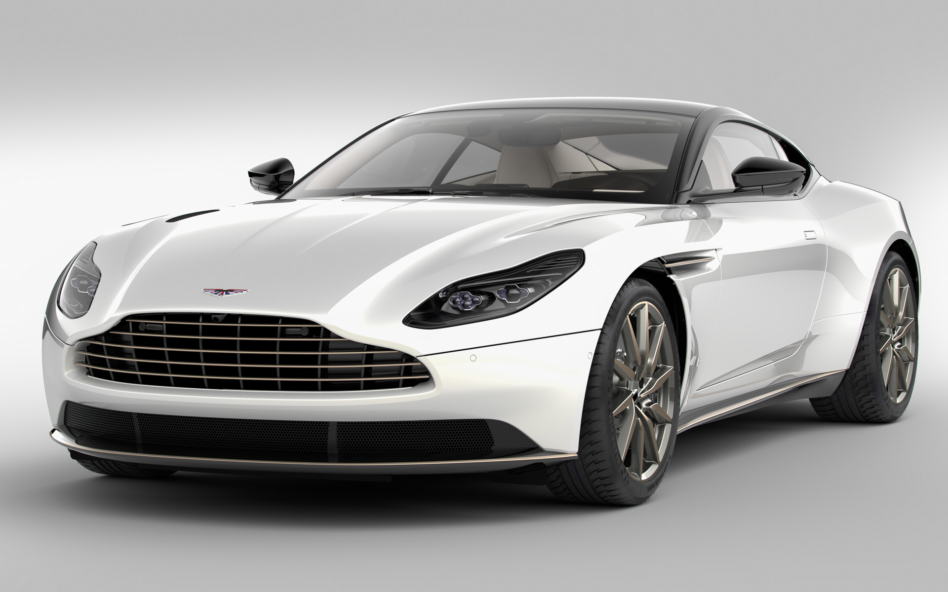 ボディカラー：ルナー・ホワイト