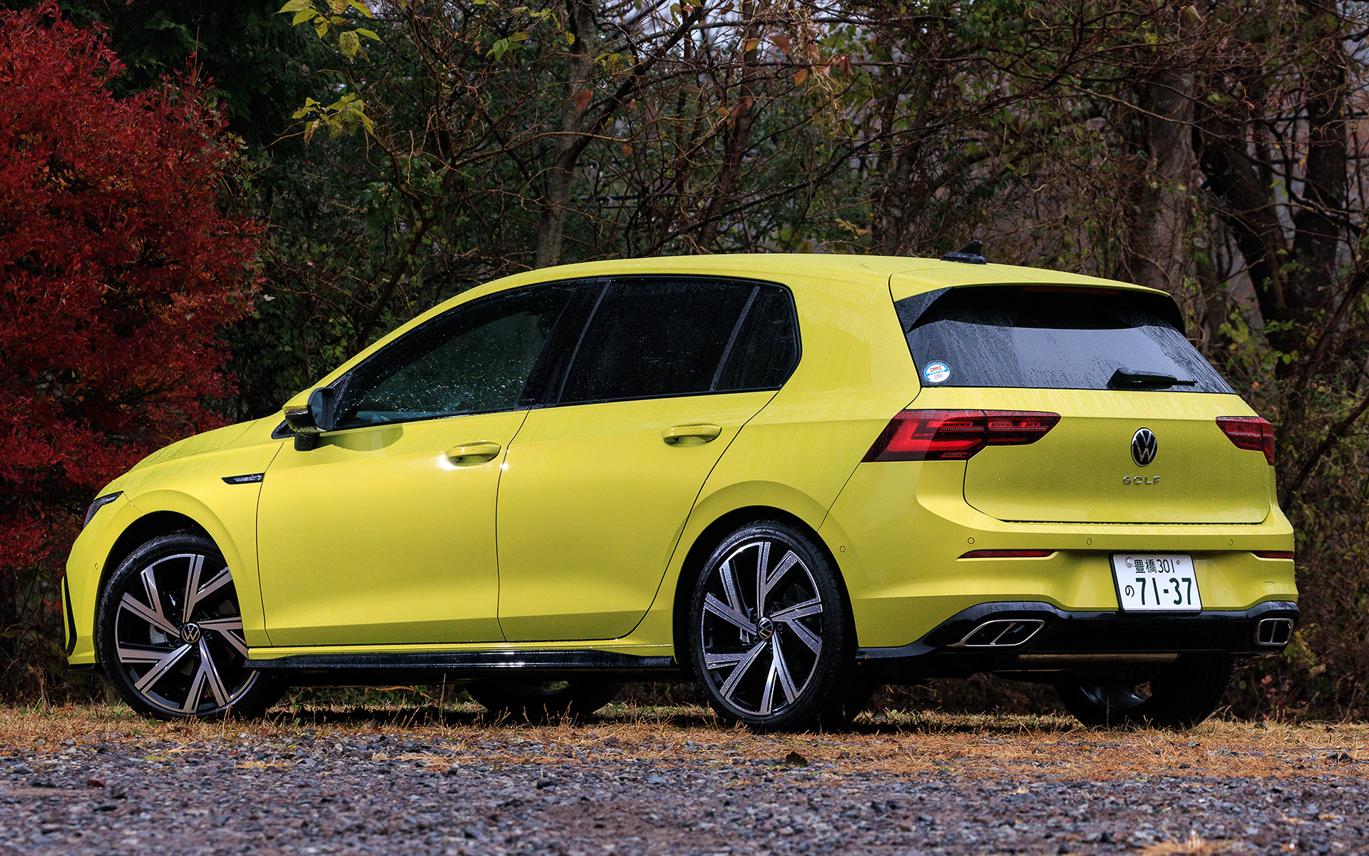 今回試乗したのは、2022年1月7日に発売される直列4気筒DOHC 2.0リッターディーゼルターボ「TDI」エンジンを搭載した「ゴルフ TDI」。試乗車はその最上位モデル「TDI R-Line」で、価格は408万8000円。ボディサイズは4295×1790×1475mm（全長×全幅×全高）、ホイールベースは2620mm。車両重量は1460kgで、「eTSI R-Line」と比べ100kg増となる