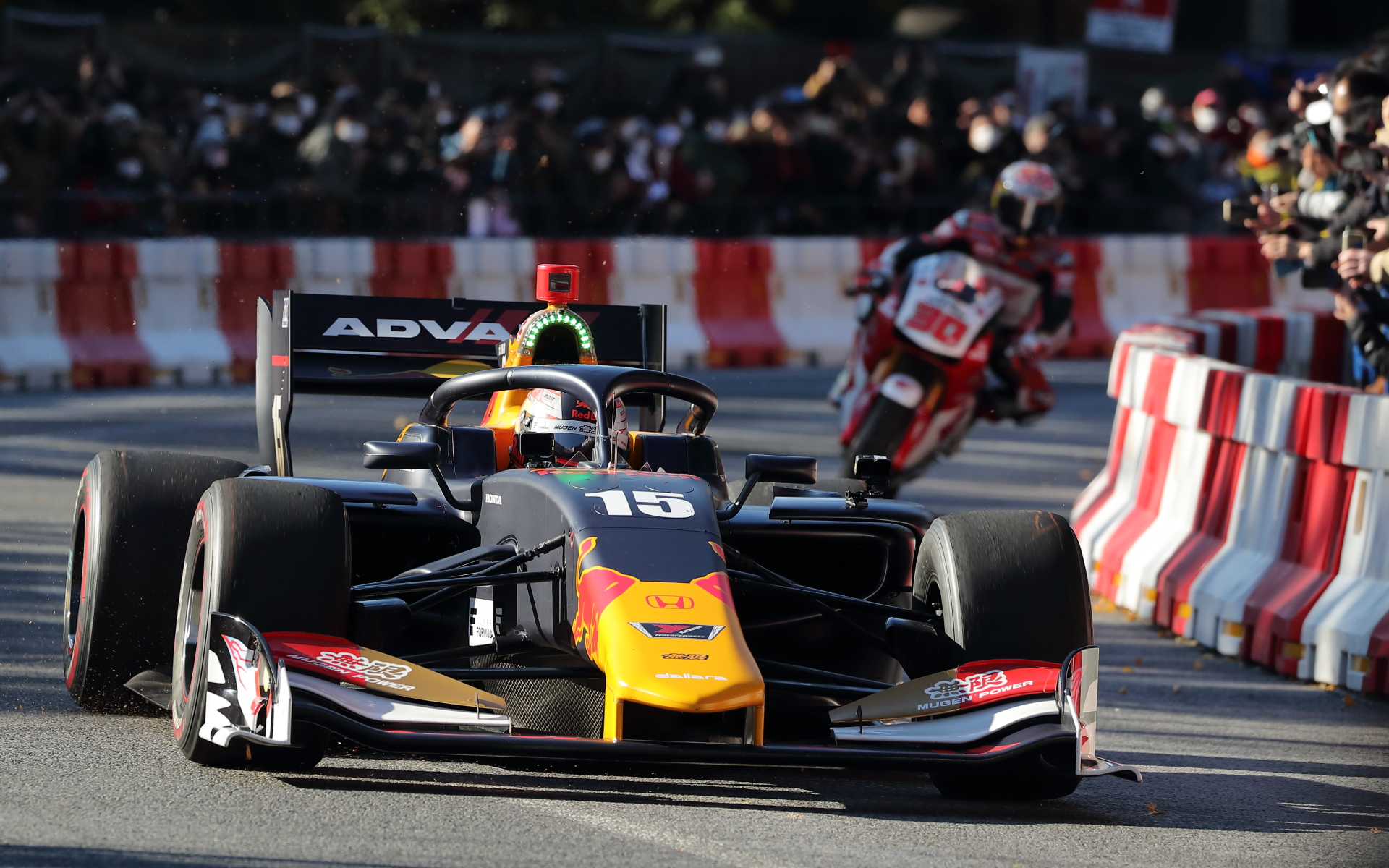 本番のレースでは決して見ることのできないカテゴリーの違うマシンの共演はイベントならでは