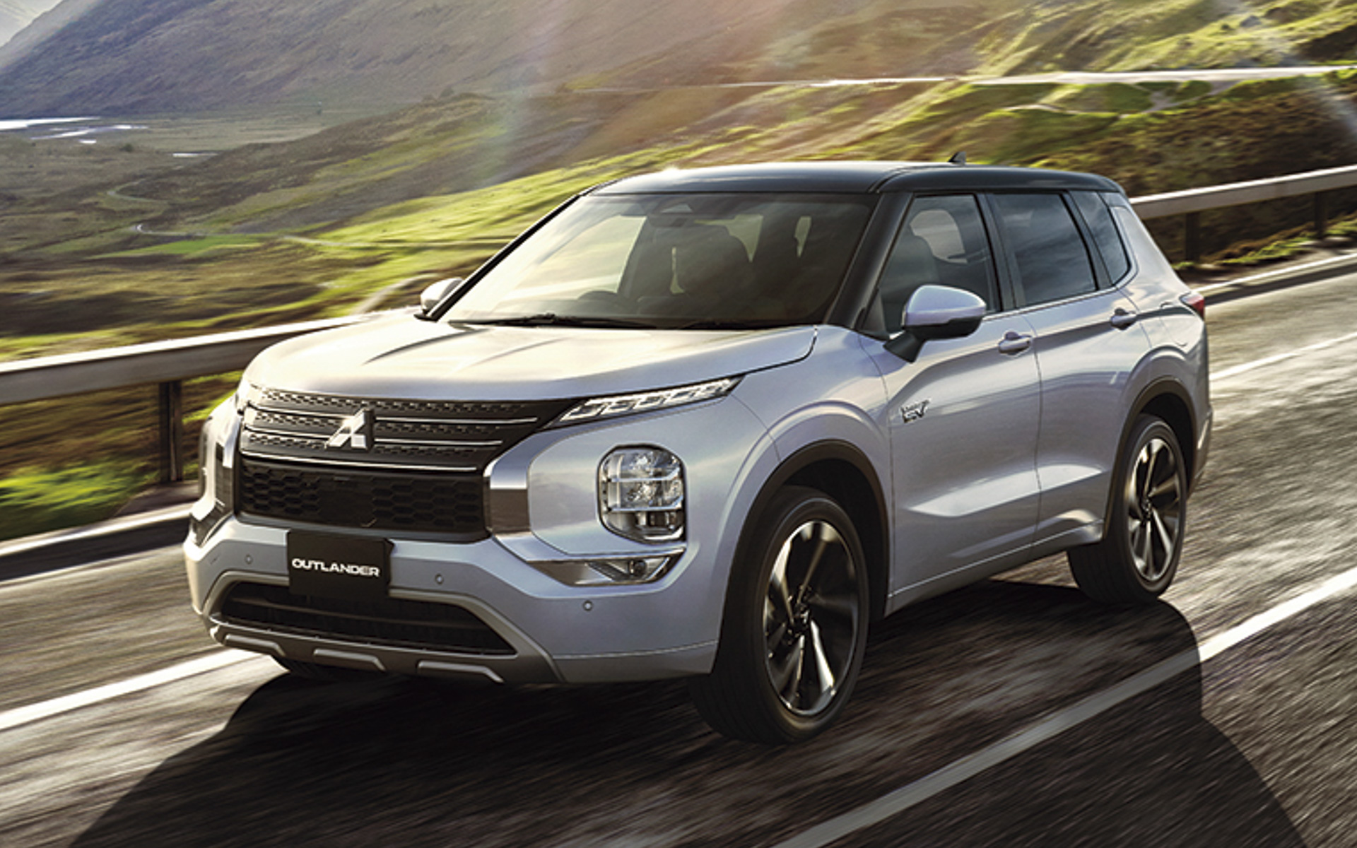 三菱自動車の新型「アウトランダーPHEV」