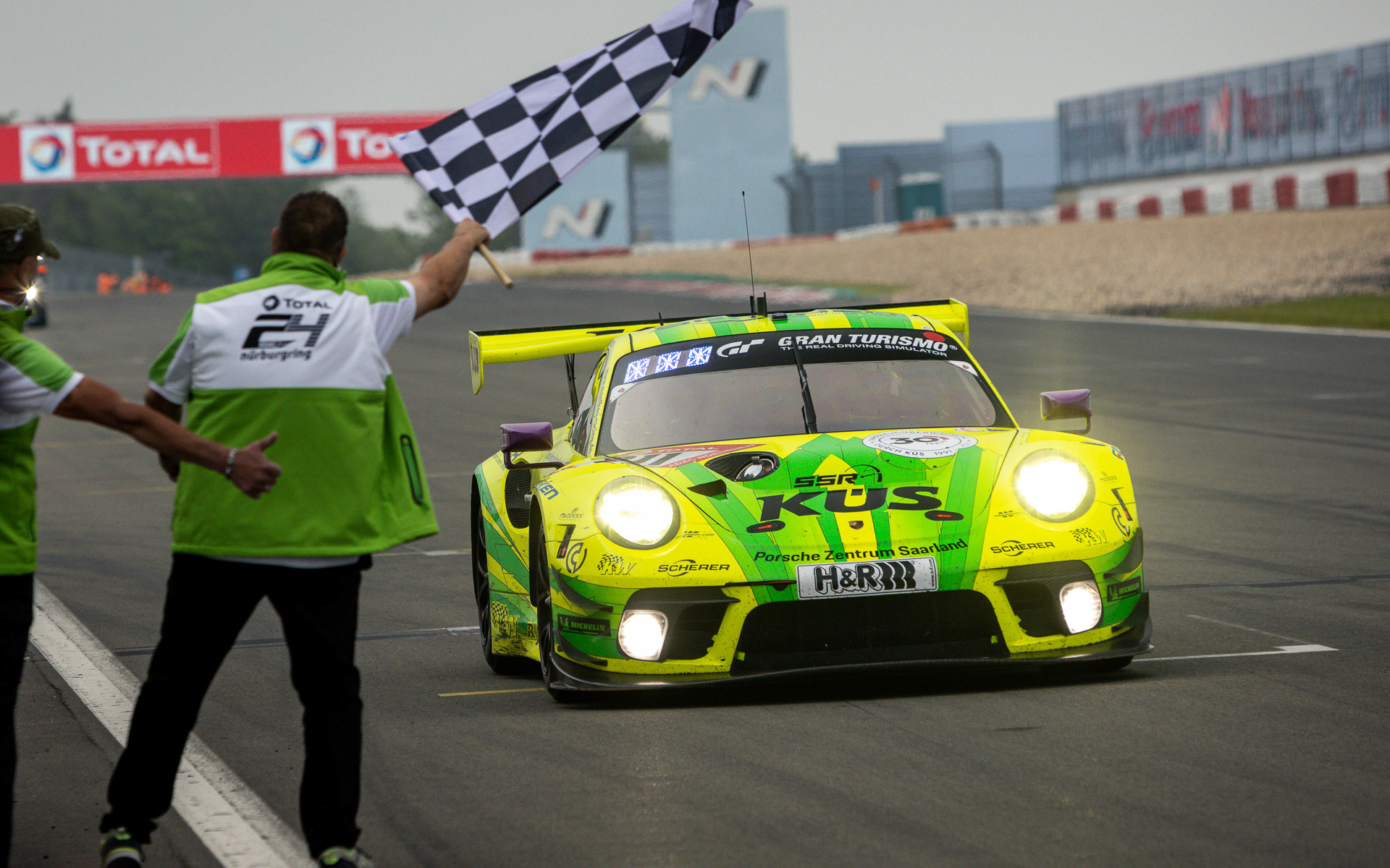 画像は2021年のニュルブルクリンク24時間レース