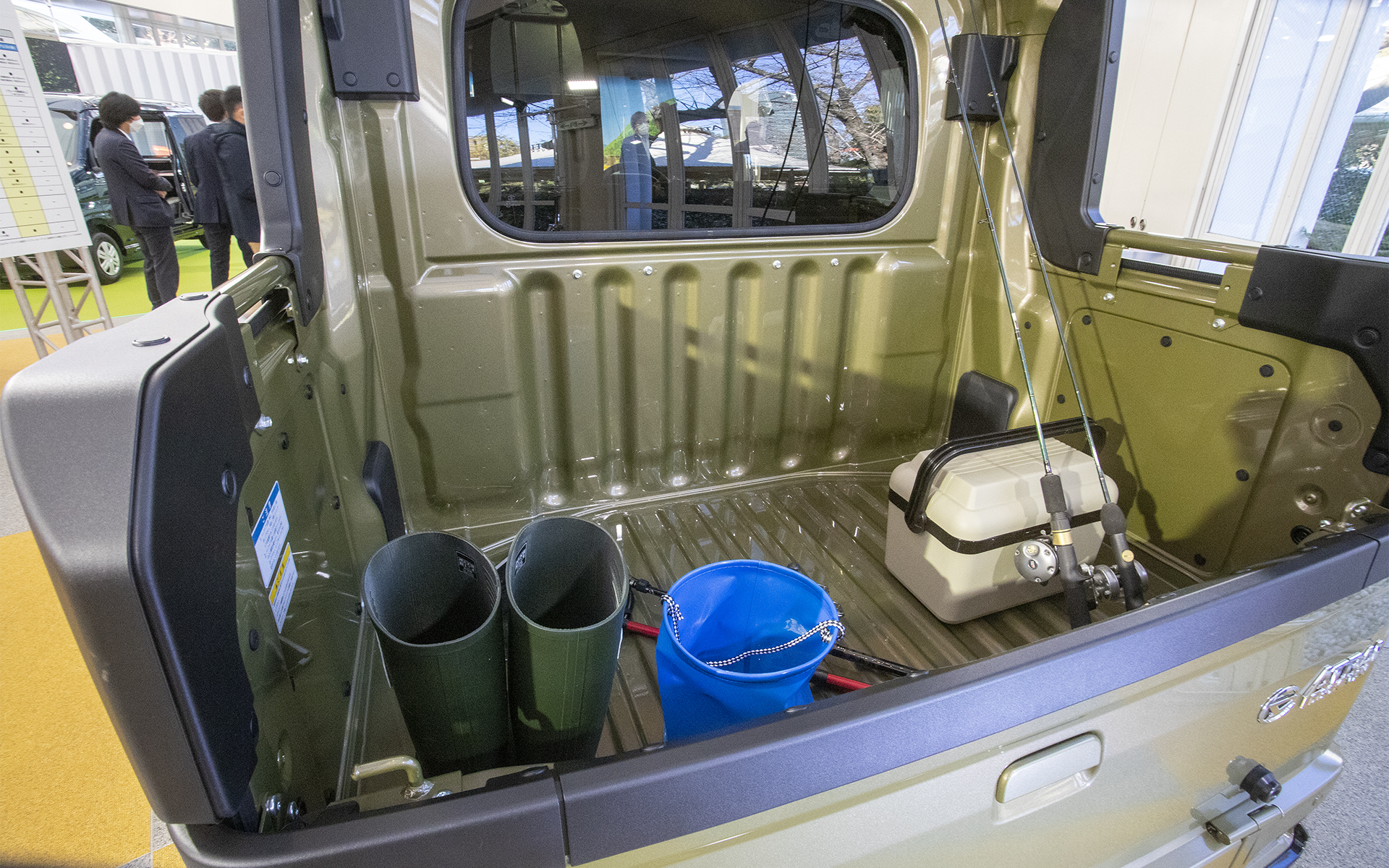 最大積載量は250kg。荷室長は880mm、荷室幅は1360mm、荷室高さは610mm