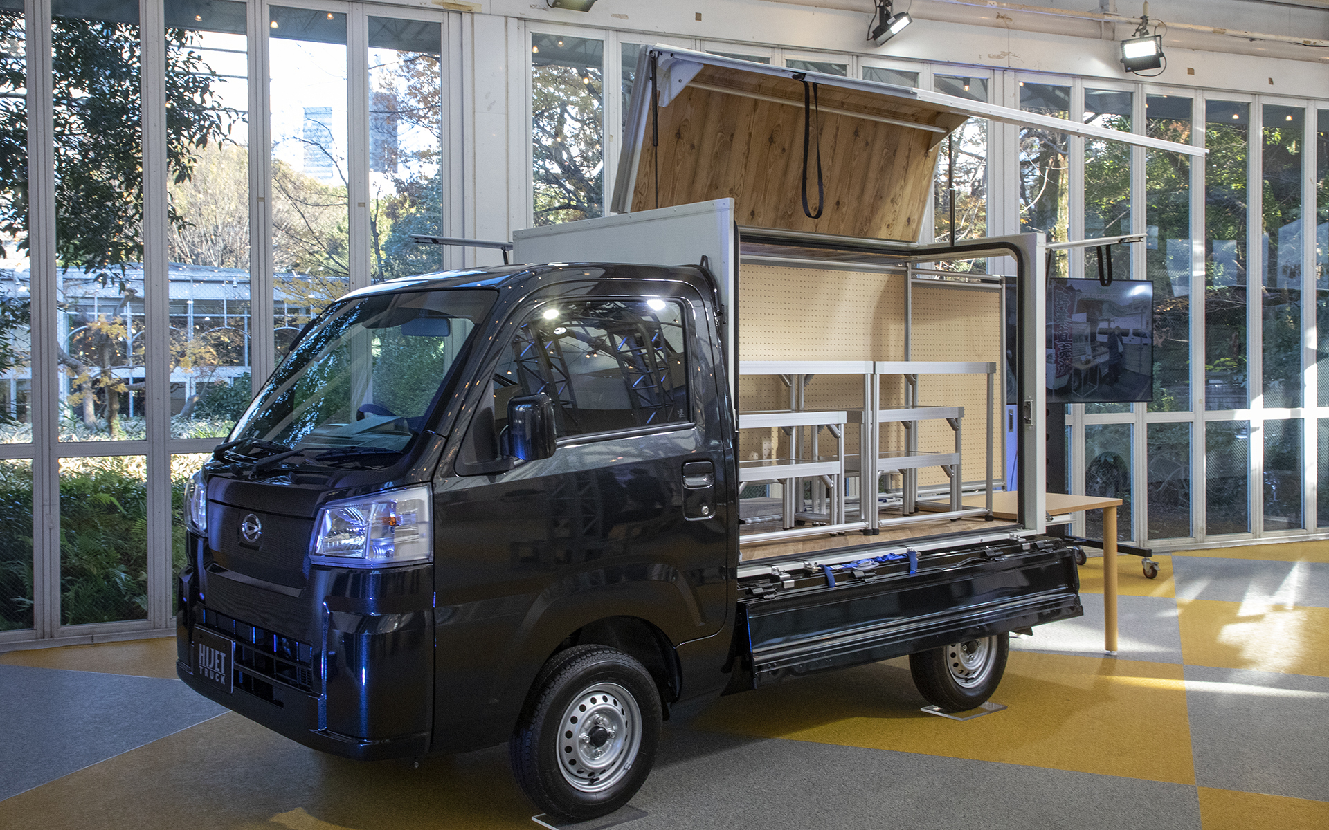 「Nibakoプロジェクト」仕様のダイハツハイゼットトラック