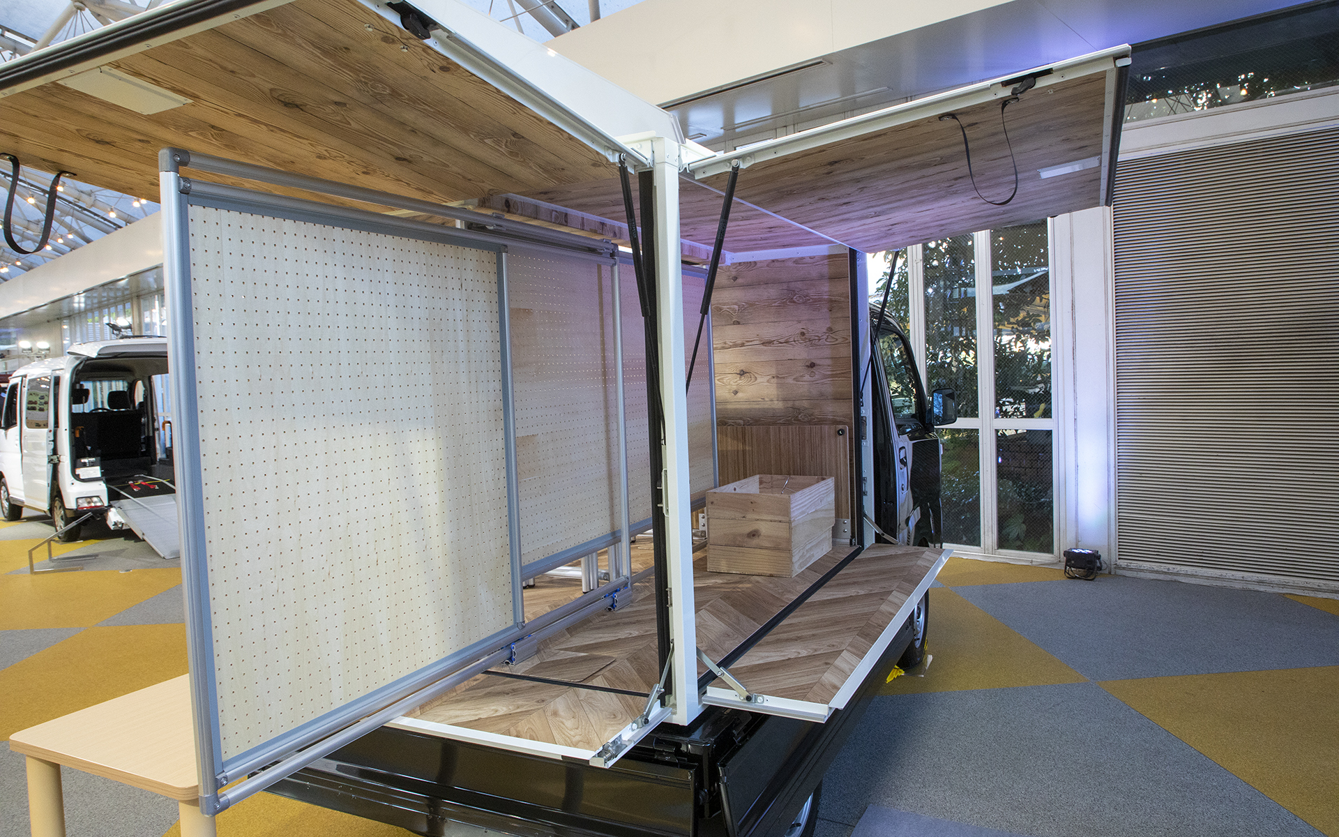 「Nibakoプロジェクト」仕様のダイハツハイゼットトラック