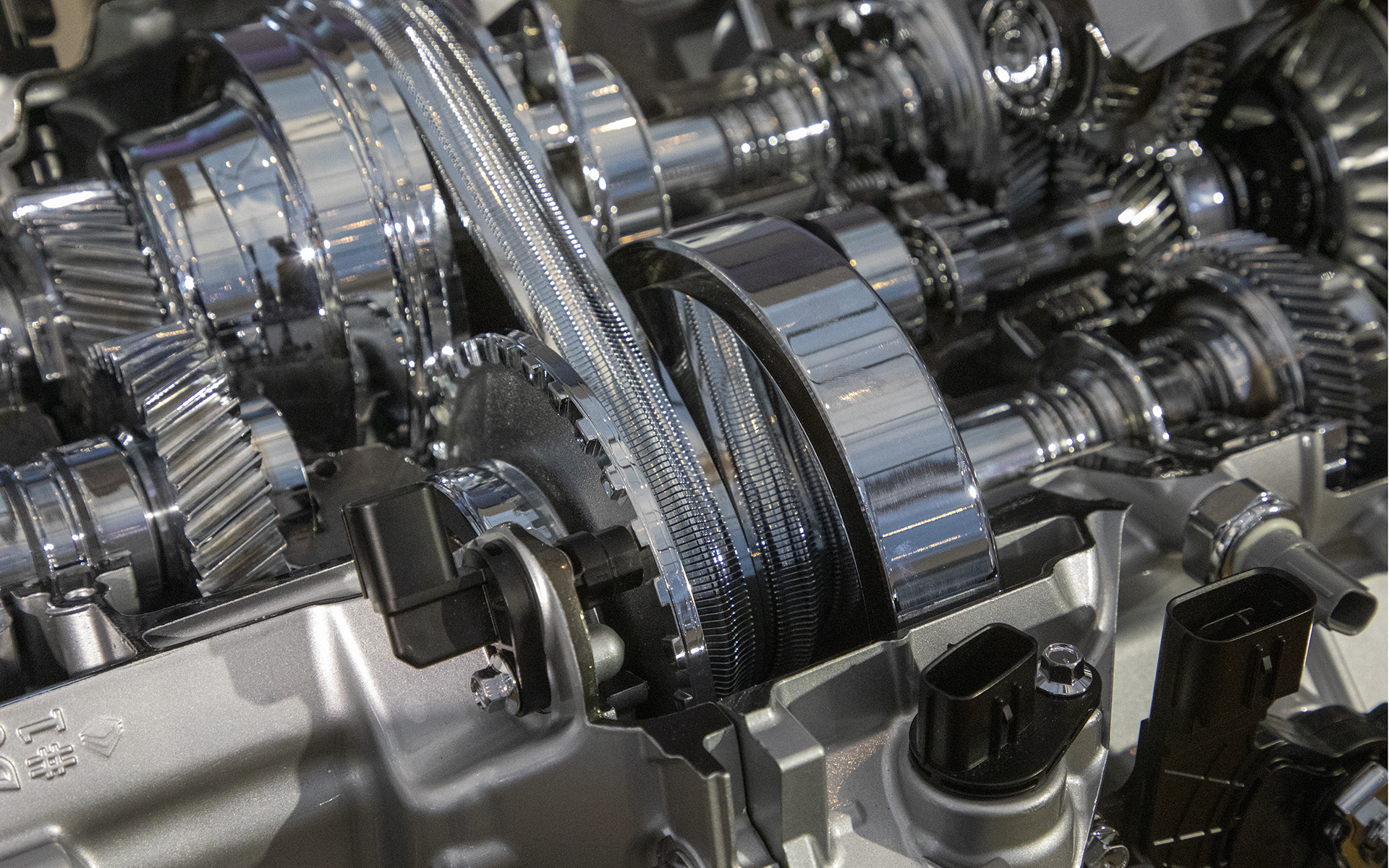 ベルトをクランプするトルクはフォワードクラッチより少し高めている