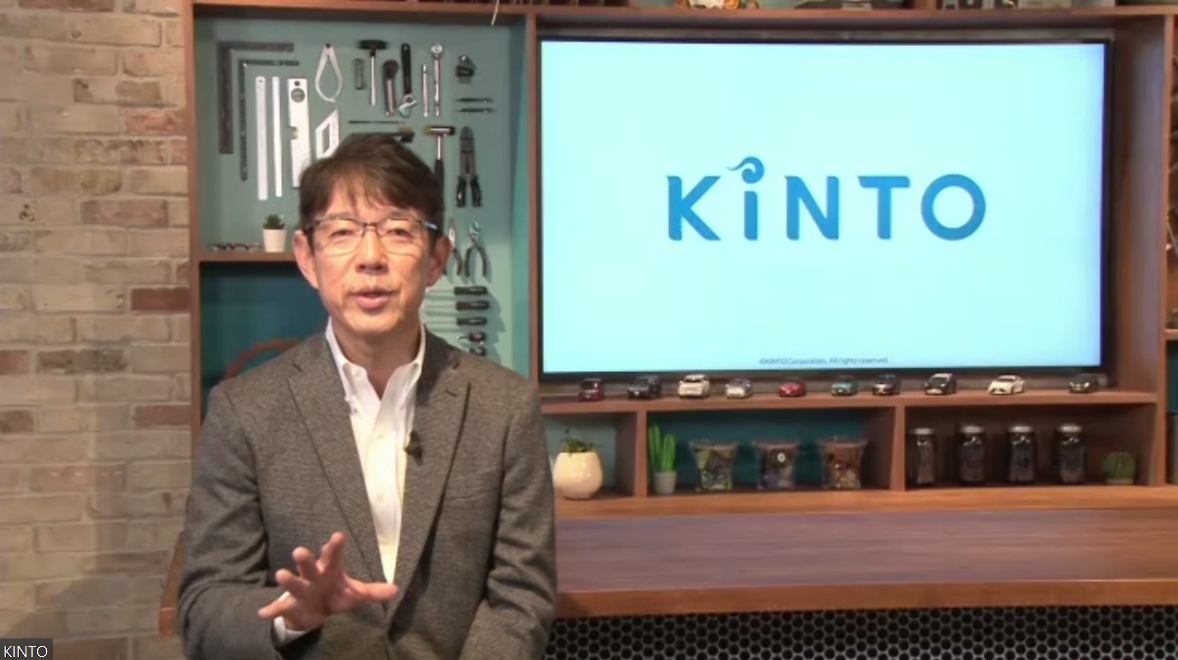 質疑応答で参加した報道関係者からの質問に答える小寺氏