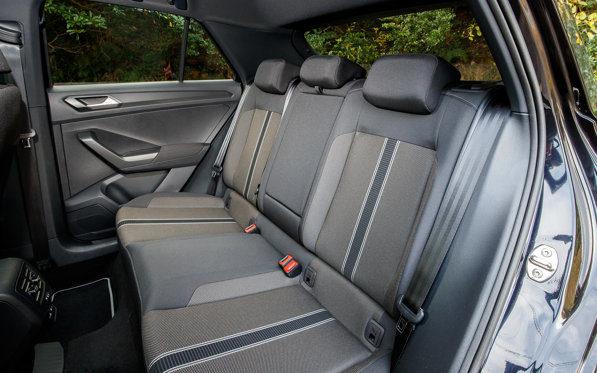 T-Roc TDI Black Styleのインテリア。インパネやシートの加飾がボディカラーと同系色でコーディネートされ、内外装で統一感を図っている