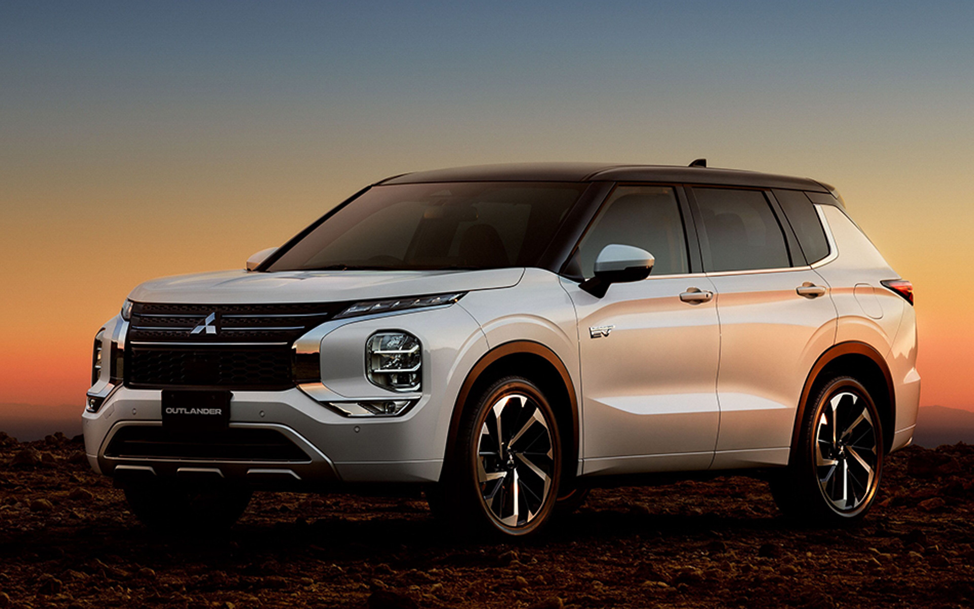 アウトランダーPHEVモデル