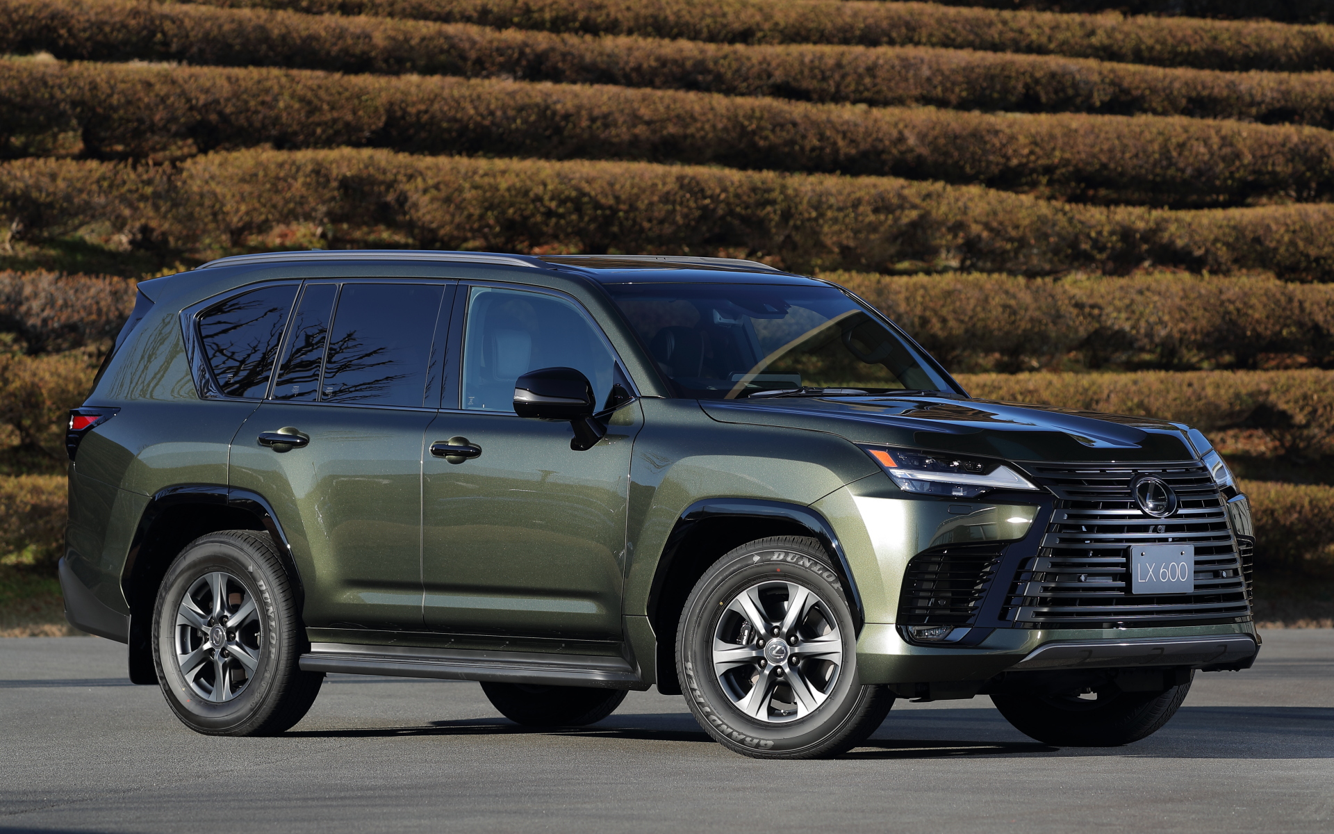 LX600 “OFFROAD”。オフロード向けの機能が充実する