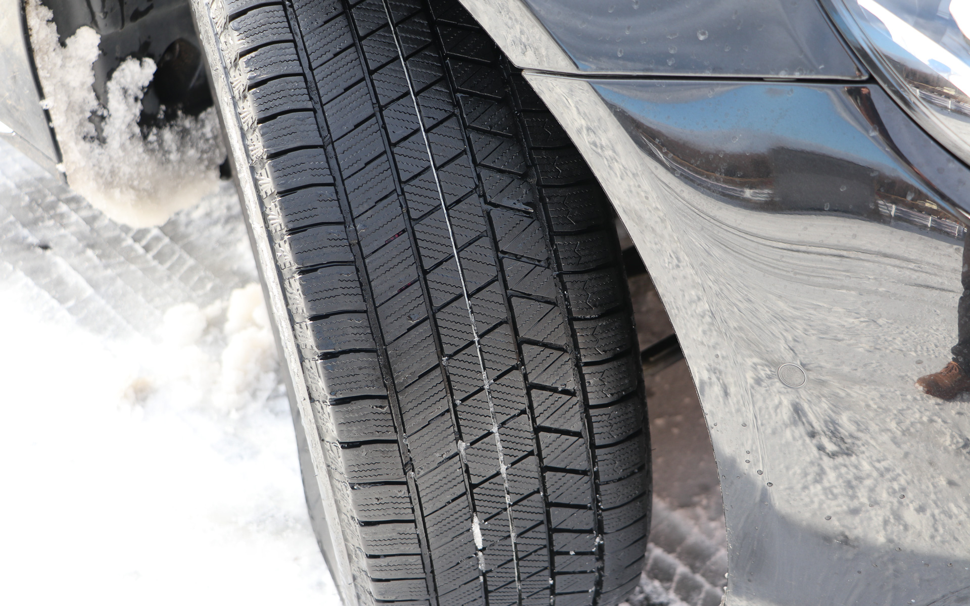 225/55 R17（メルセデス・ベンツ E200）