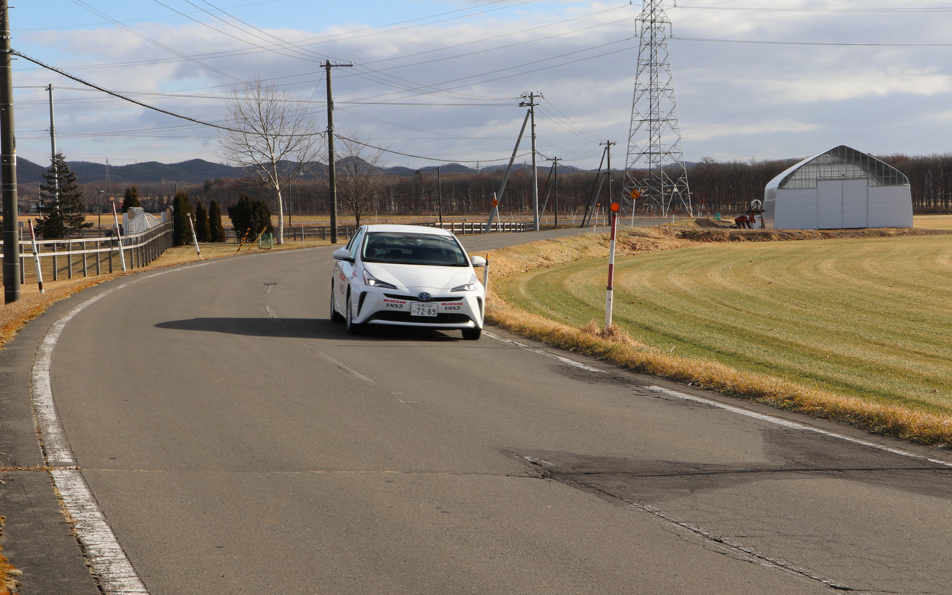 北海道千歳の一般道も雪はまったくなかったが、逆にドライ路面の試乗を堪能できた