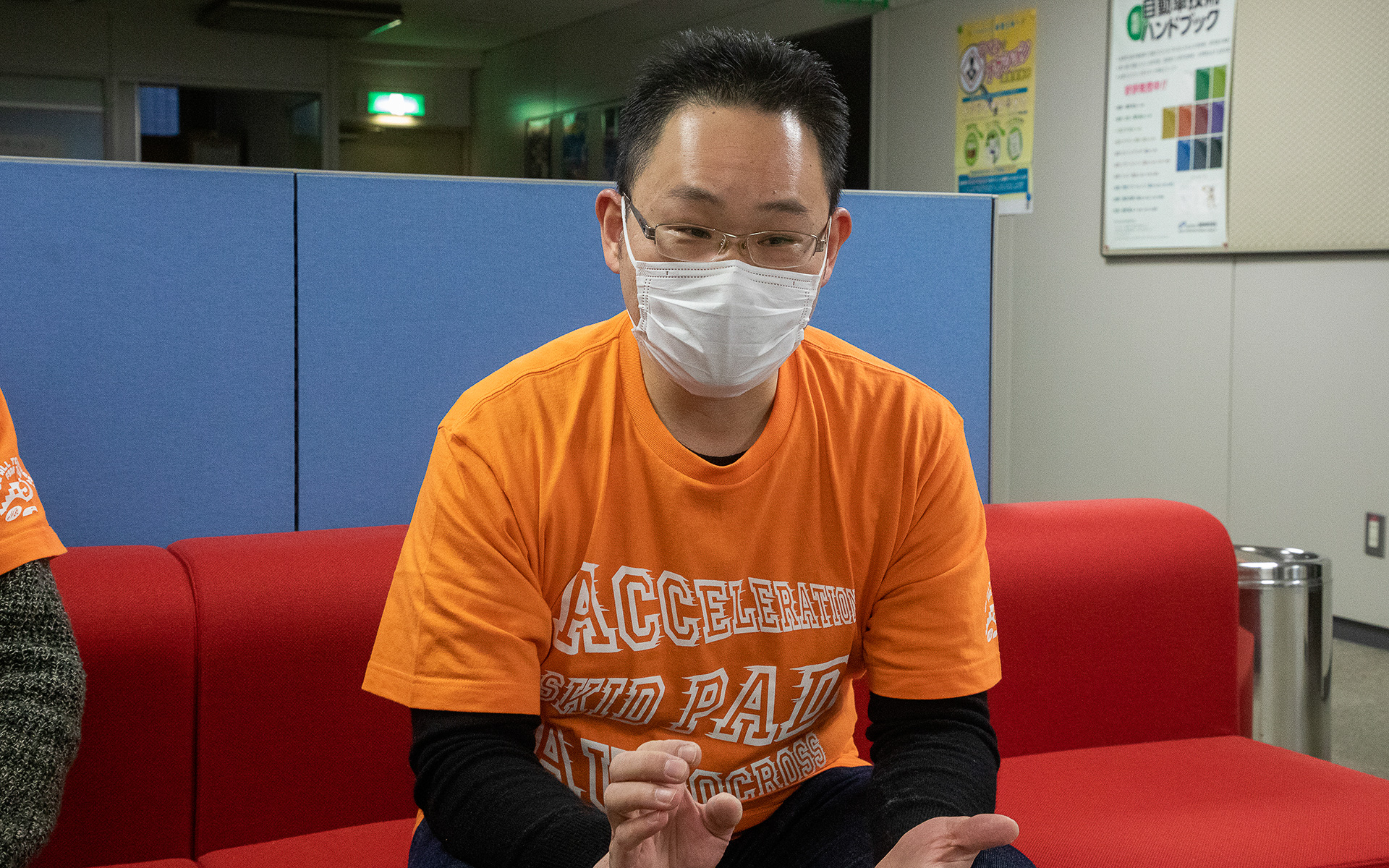 自動車技術会で広報を担当する鹿目晋佑氏。自動車技術会は学生の活動をフォローしていきたいという気持ちから、シミュレータ開発を進め、活用のためのPRも行なっている