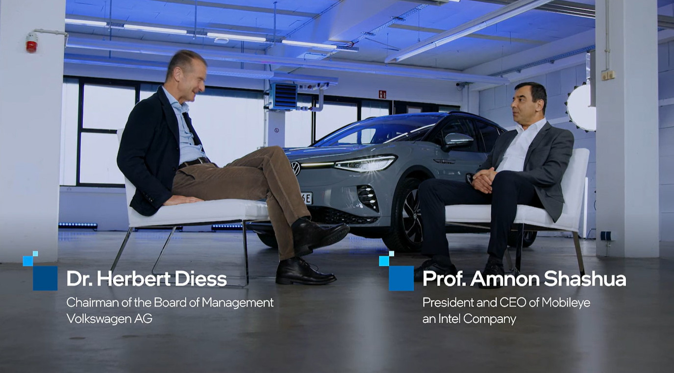 フォルクスワーゲングループCEOであるヘルベルト・ ディース氏との対談や試乗車への同乗もビデオ公開