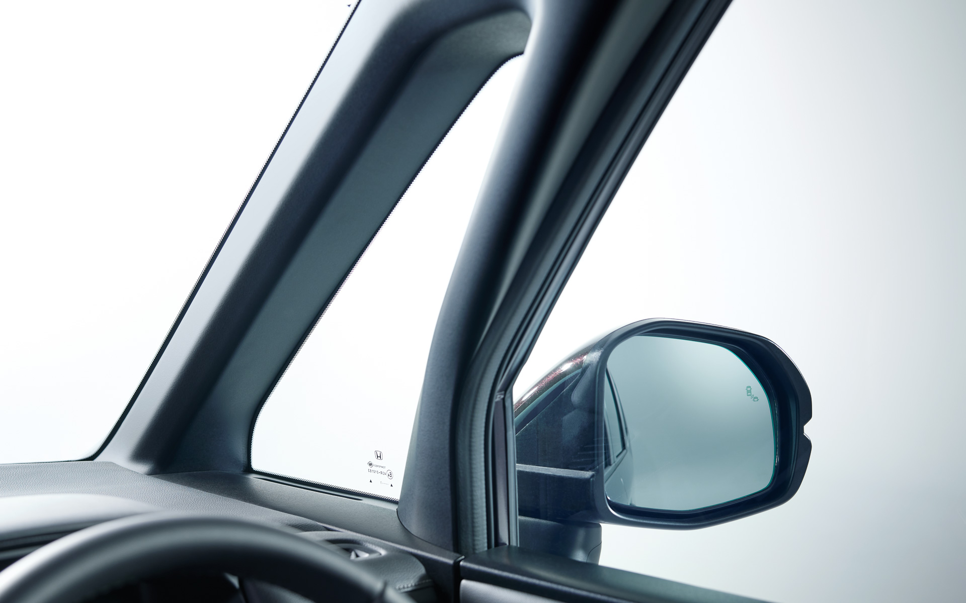 死角を減らす工夫が施されているAピラー部分