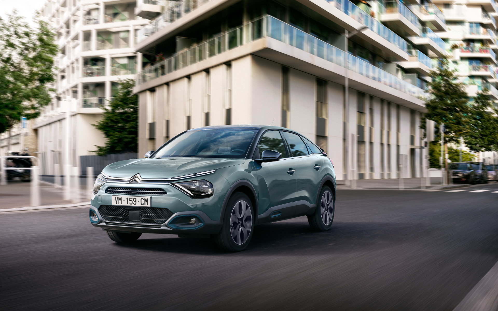 新型C4ではガソリンエンジン、ディーゼルエンジン、BEVモデルを導入