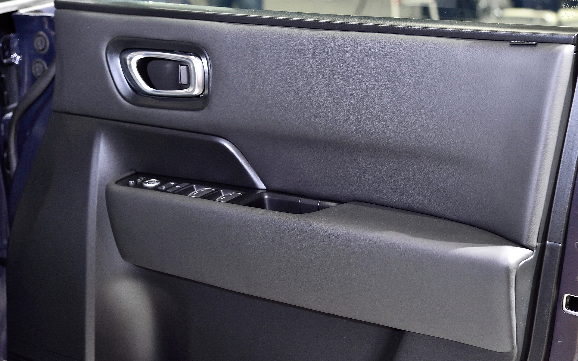 プライムスムースという汚れを拭きとりやすい合皮を使用