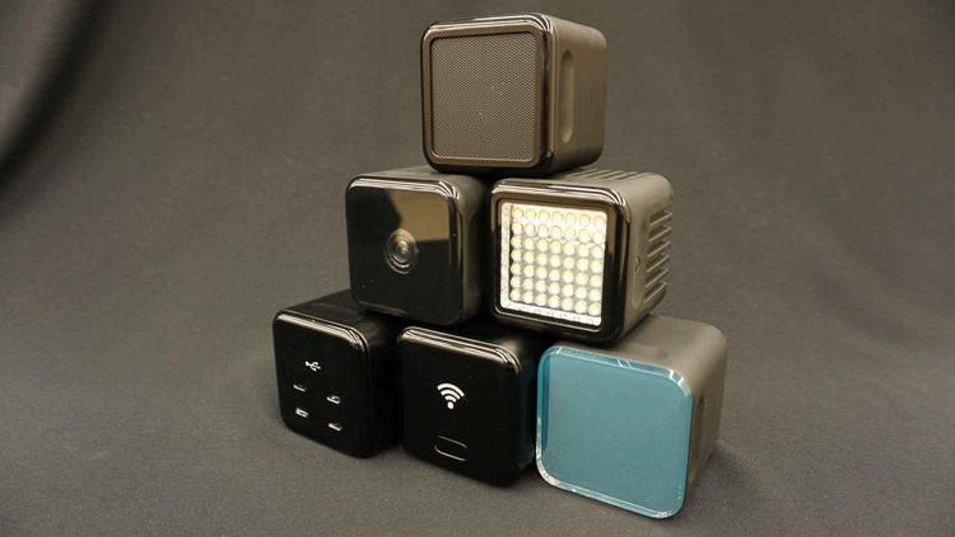 救助に必要な機能を装備したキューブユニット