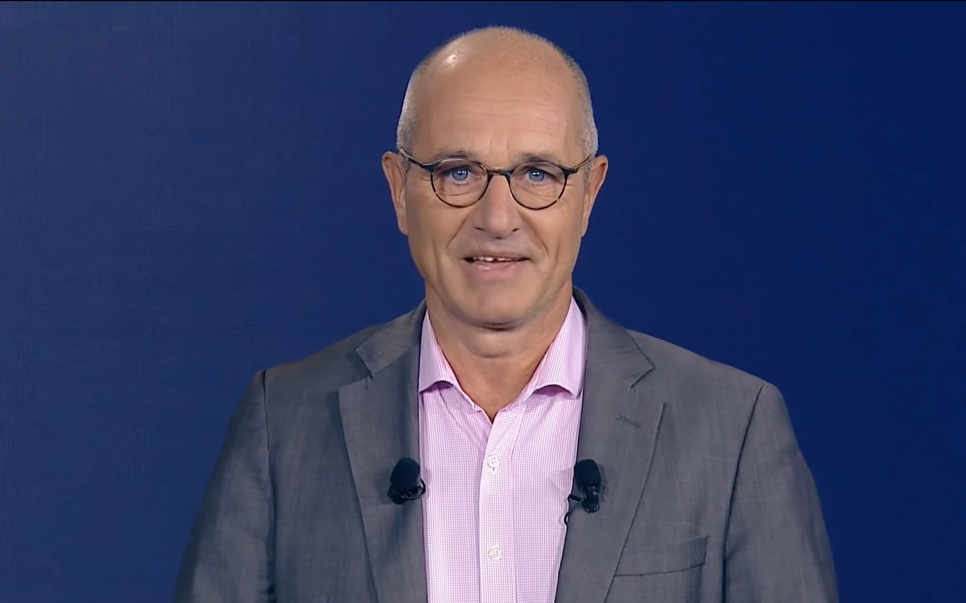 オンラインでプレスカンファレンスを行なったヴァレオ 副CEO クリストフ・ペリヤ氏。ペリヤ氏は2022年1月26日にCEOに就任する