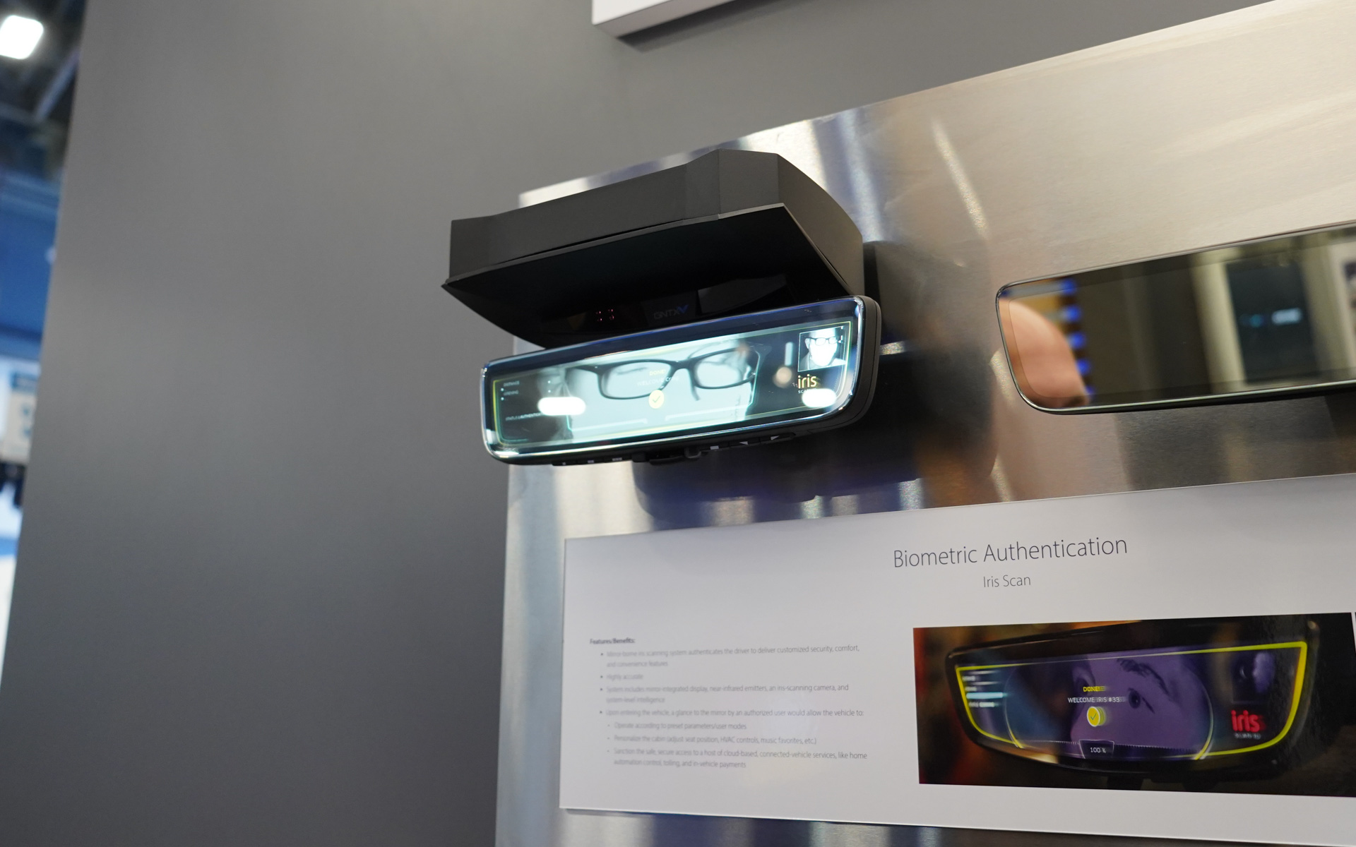 光彩を利用したドライバー認証システム。今度はこうした生体認証がさまざま自動車にも採用されることになりそうだ