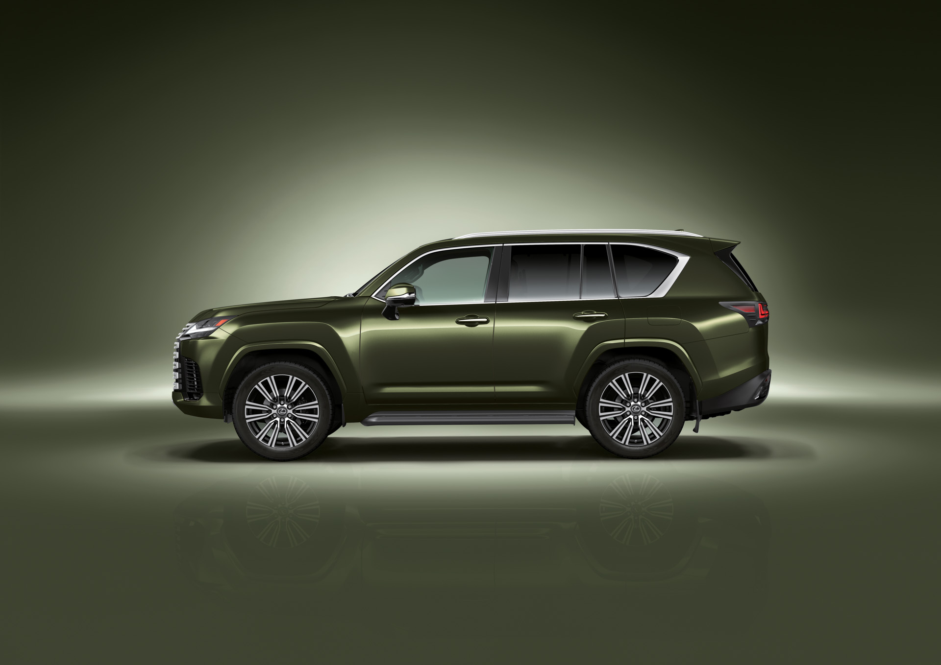 エクステリアカラー：テレーンカーキマイカメタリック