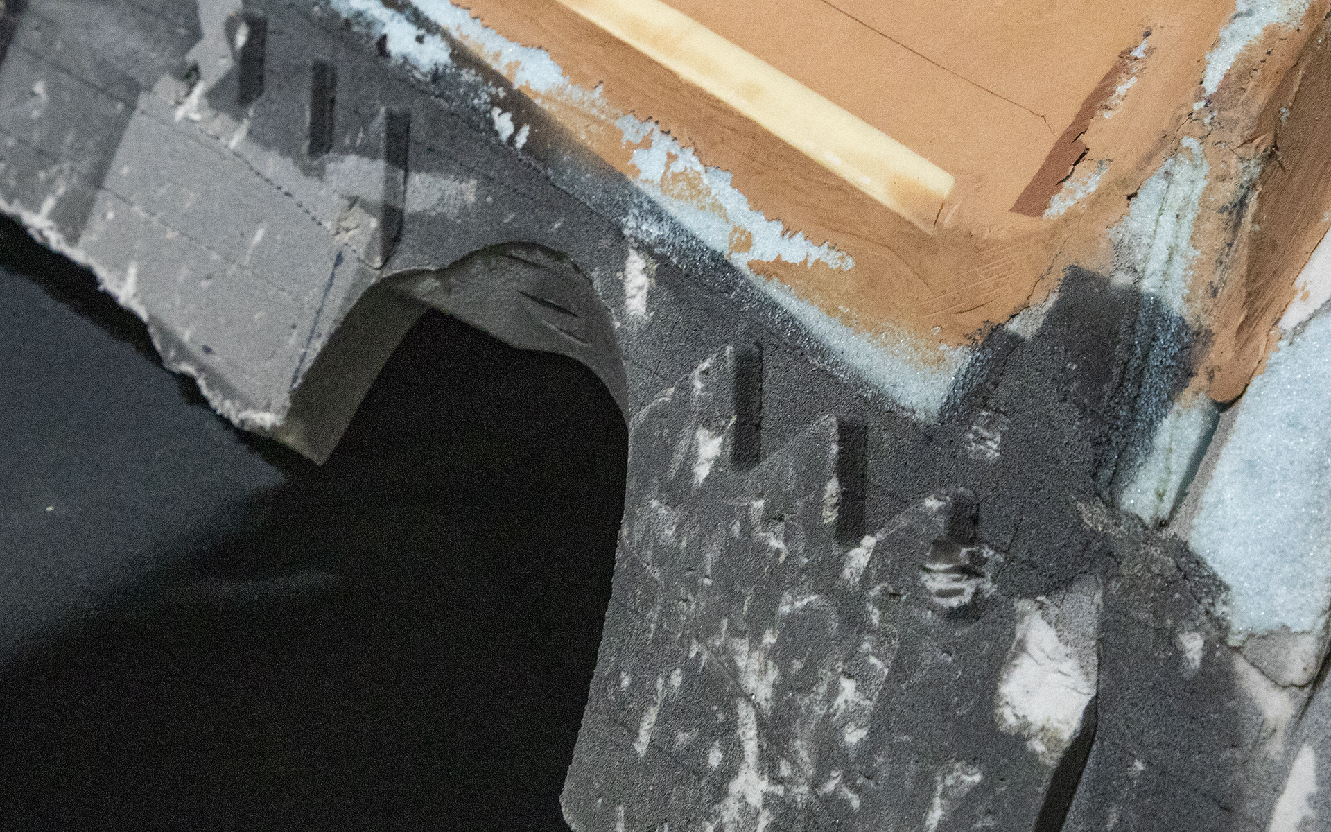 開発に使用していたリアバンパーの下面