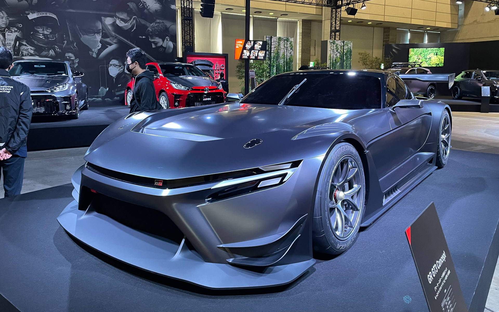 東京オートサロン2022が開幕した。写真はトヨタブースに展示されている「GR GT3 コンセプト」