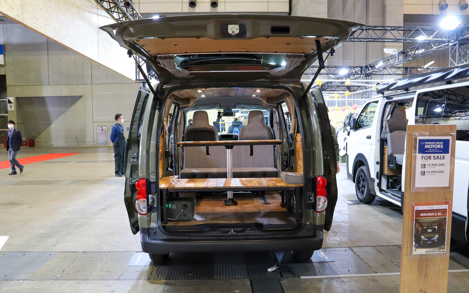 GORDON MILLER MOTORSの車両を展示