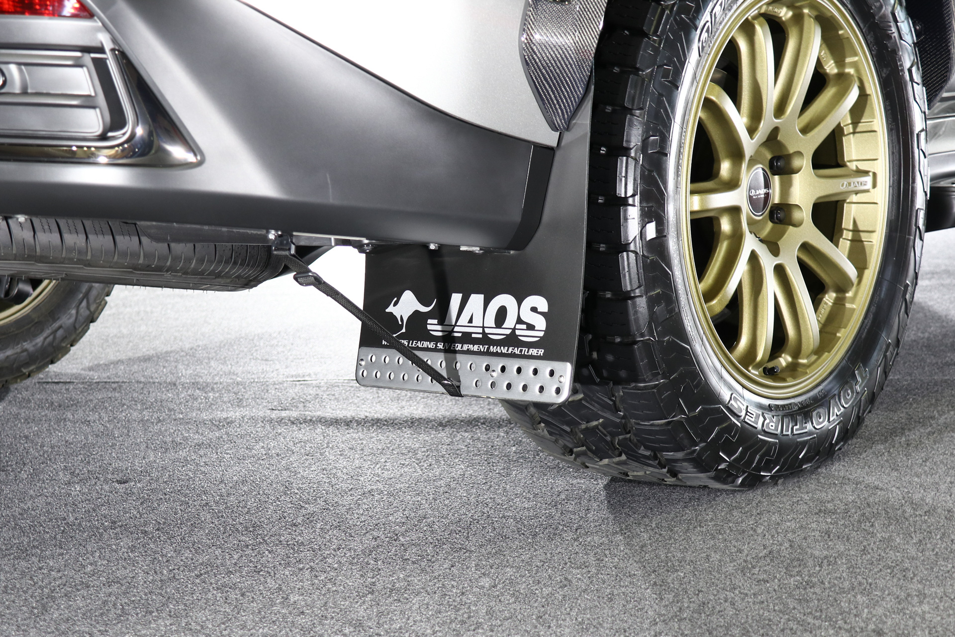 JAOSマッドガードIII ブラック汎用Lサイズを装着