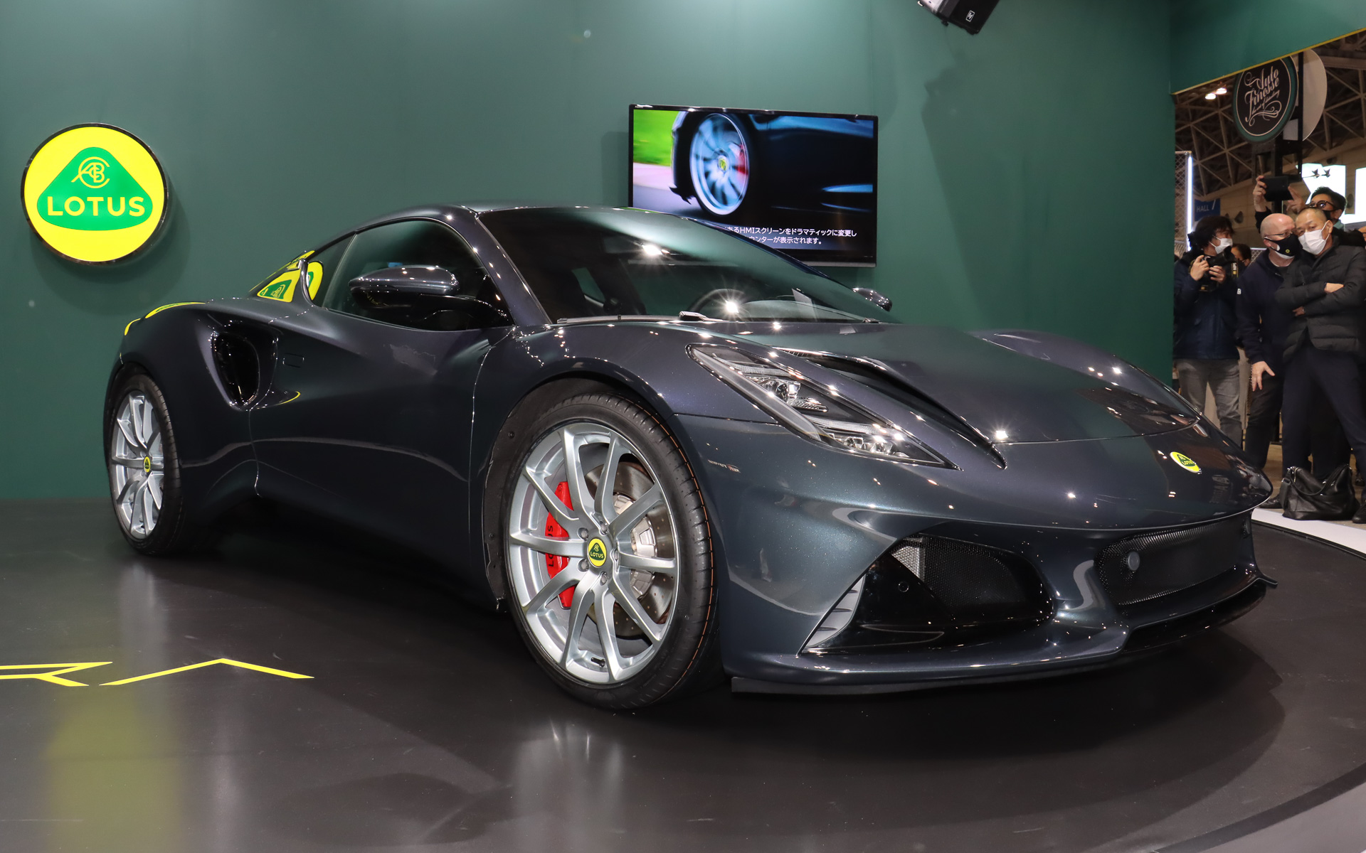 ボディサイズは4413×1895×1226mm（全長×全幅×全高）、ホイールベースは2575mm