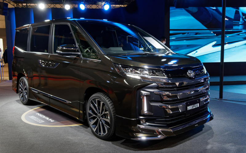 モデリスタの新型「ノア」「ヴォクシー」用カスタマイズパーツに俳優の