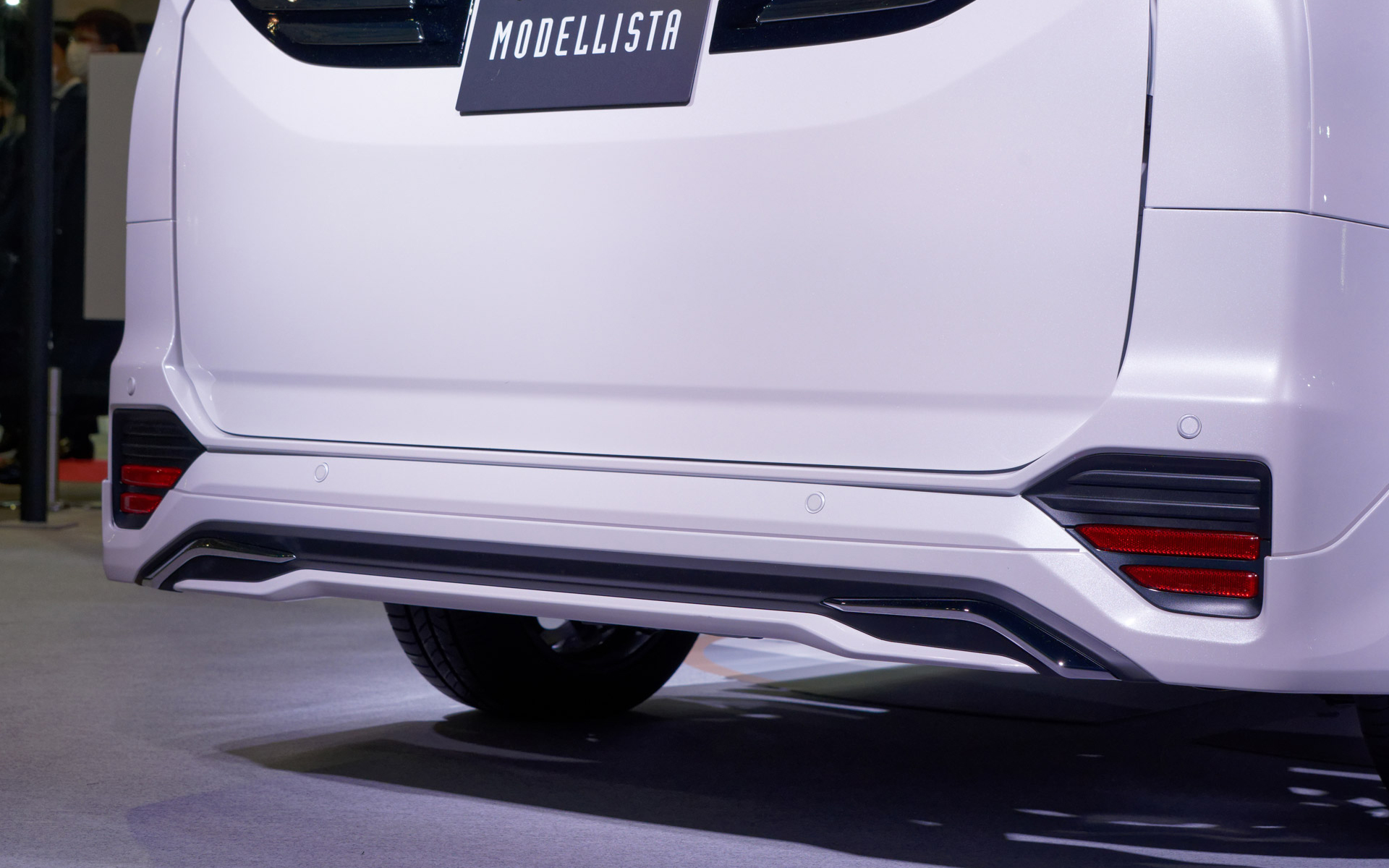 新型ヴォクシーの「リアスカート」