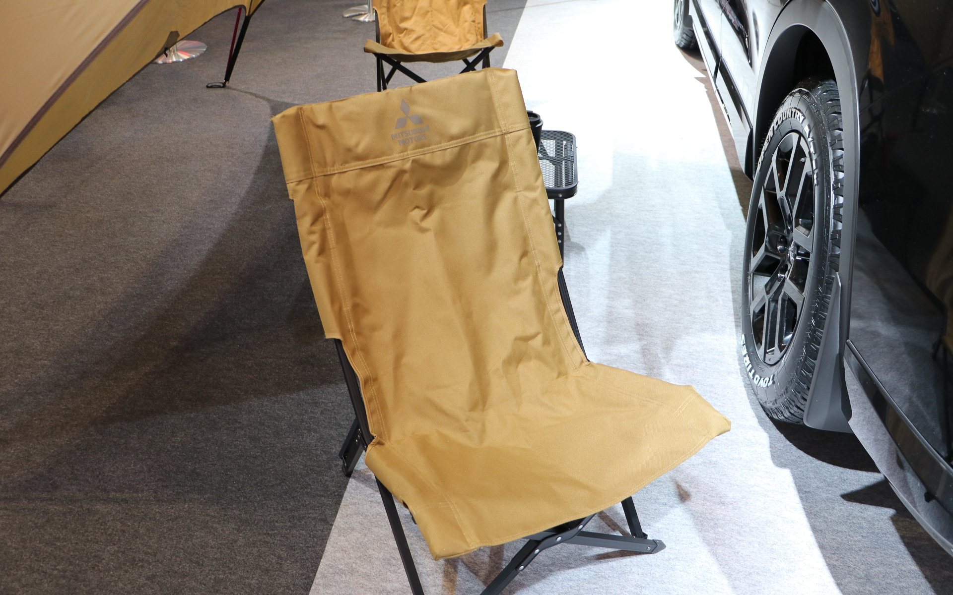 純正アクセサリーにはアウトドア用シートも設定されている