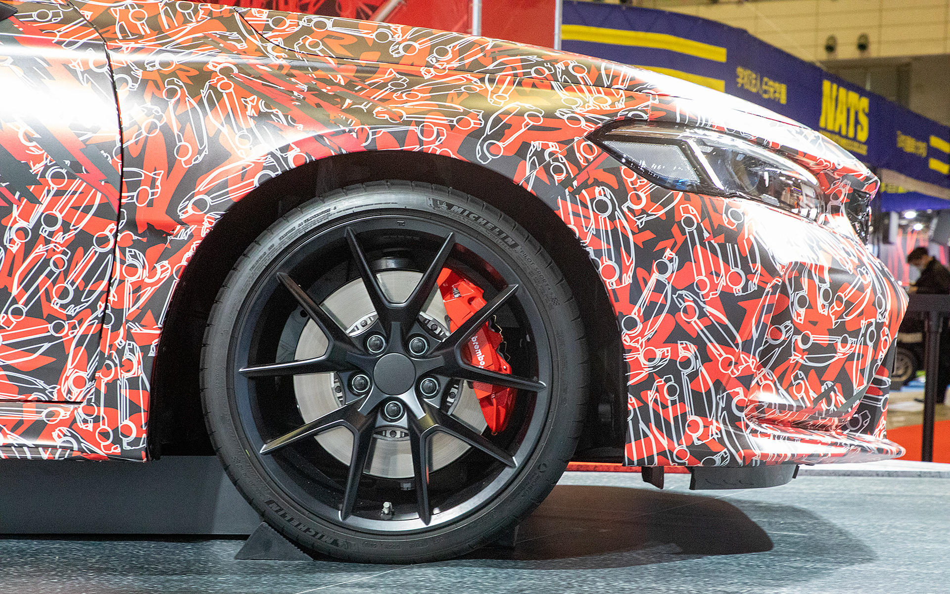 フロントホイール&タイヤ、そしてブレーキ