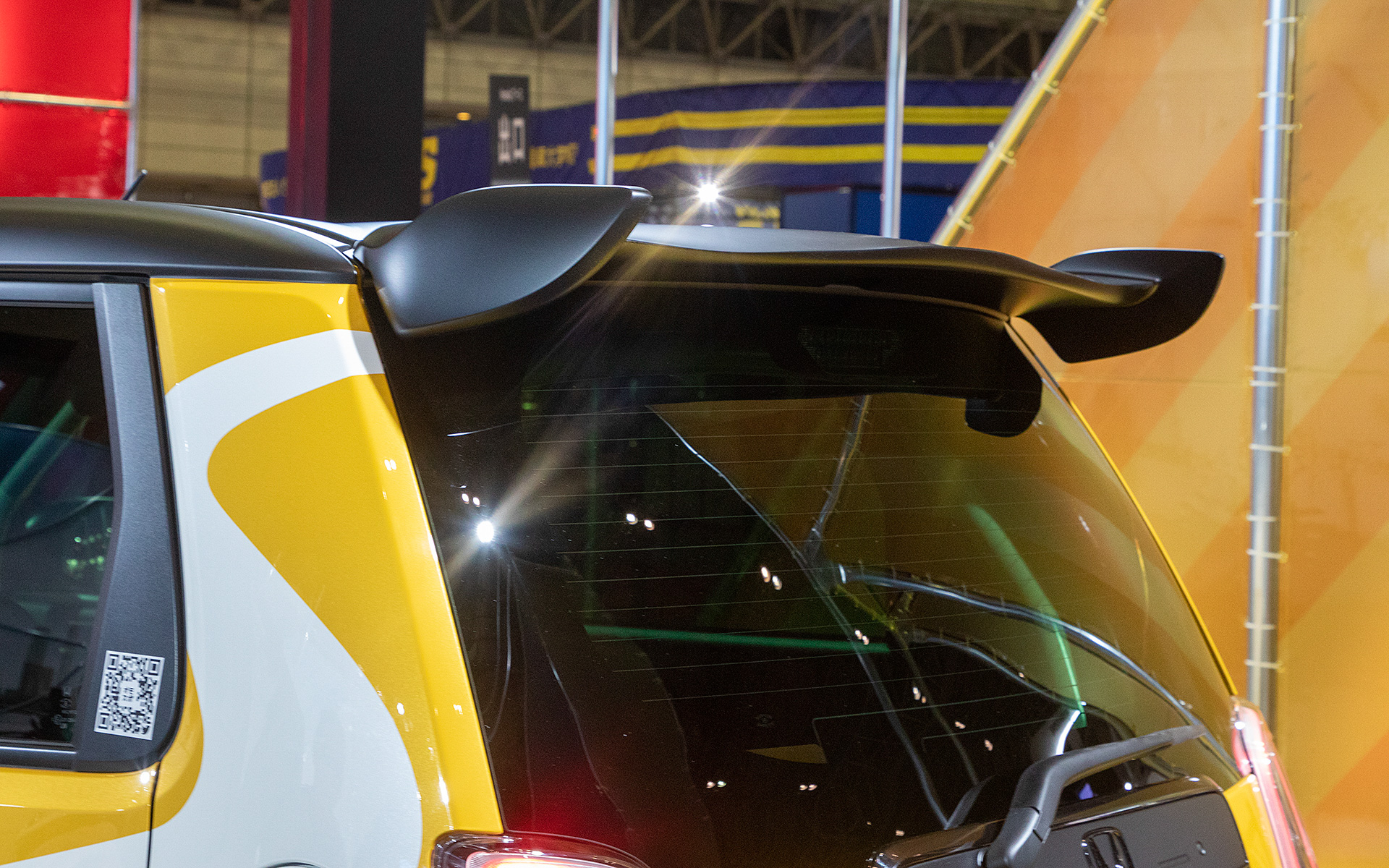 作り直したテールゲートスポイラー