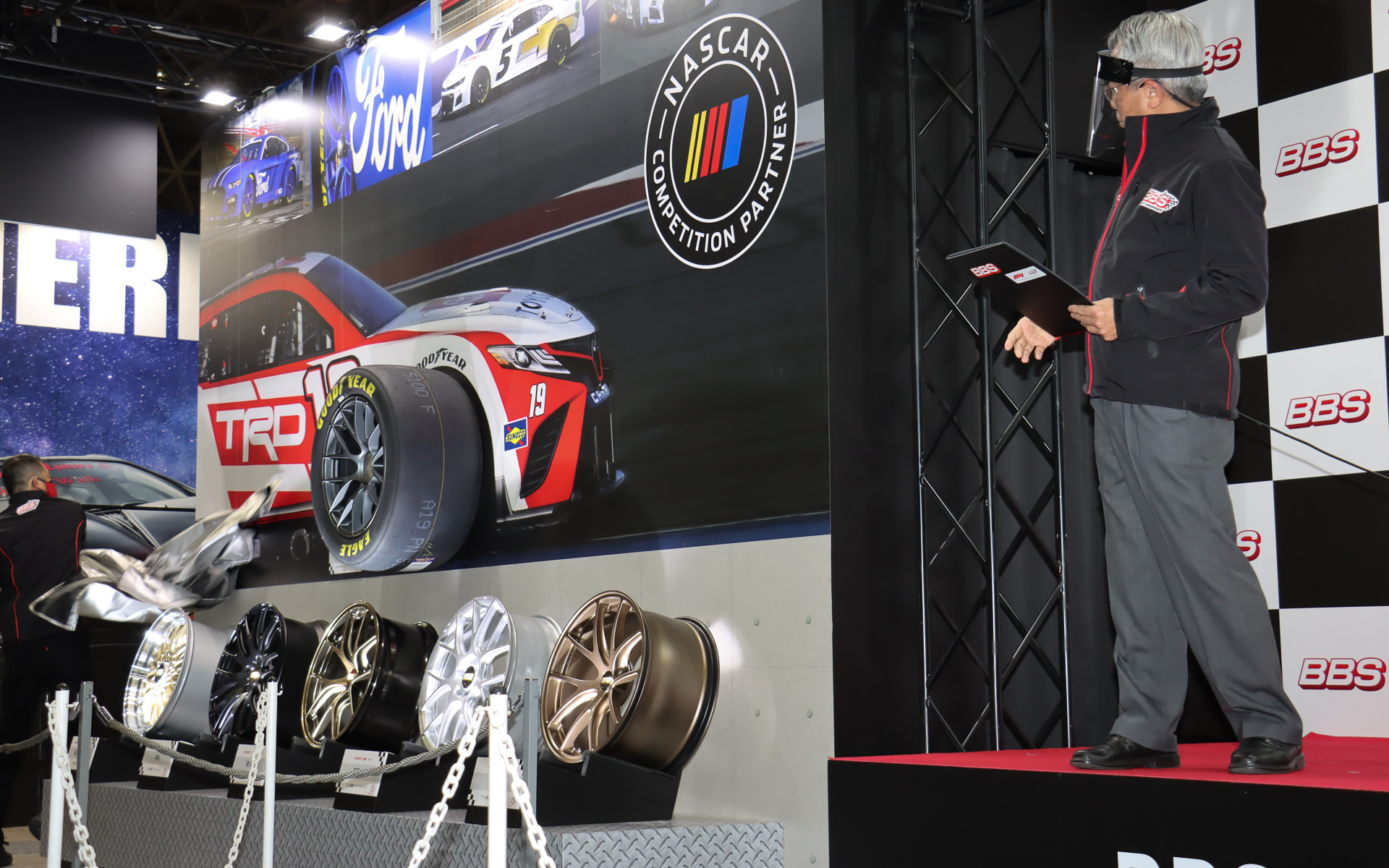 地域トップカテゴリーの新しいモータースポーツ活動としてNASCARにホイールをワンメイク供給する