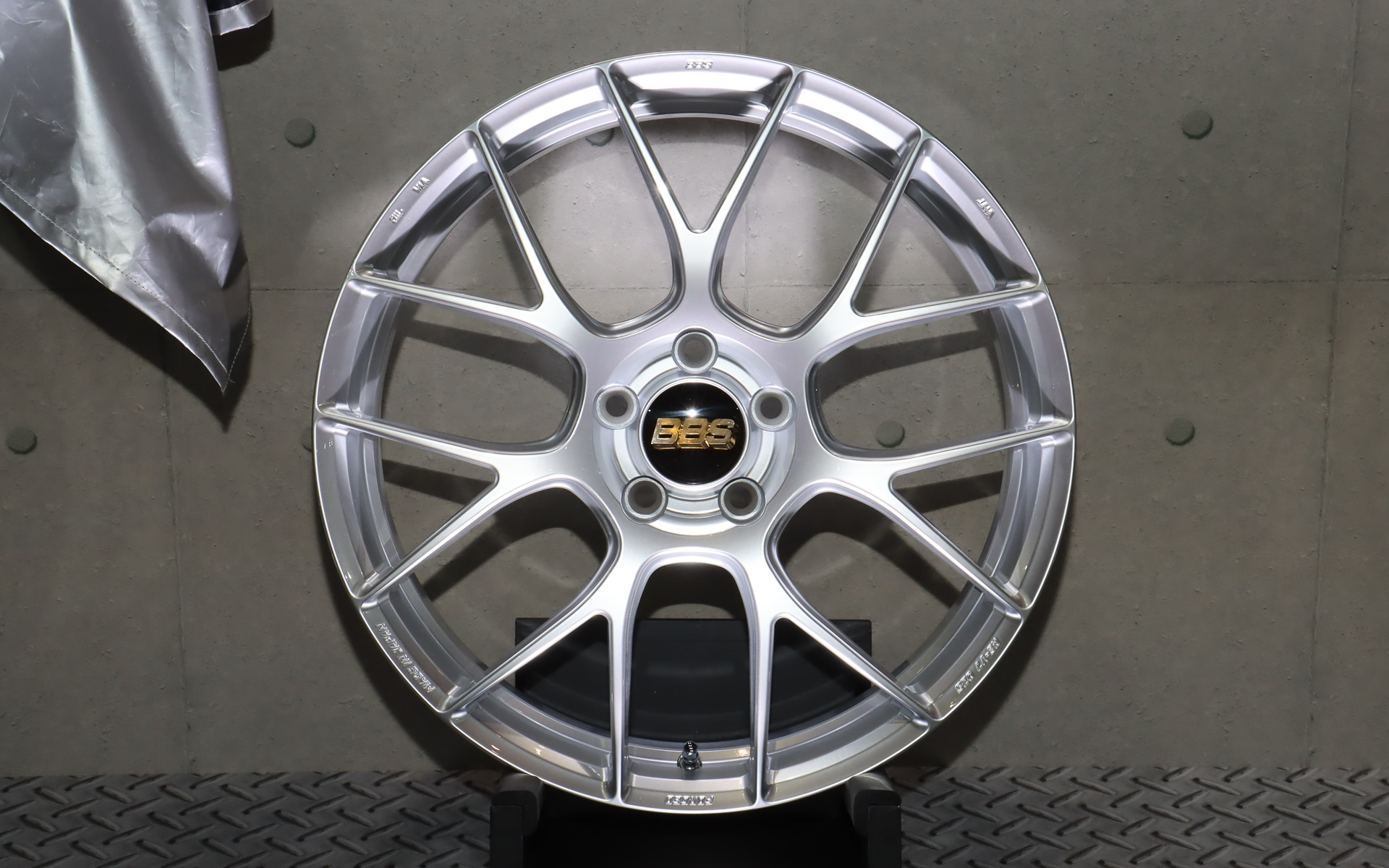 「RE-V7」19インチ（追加サイズ）