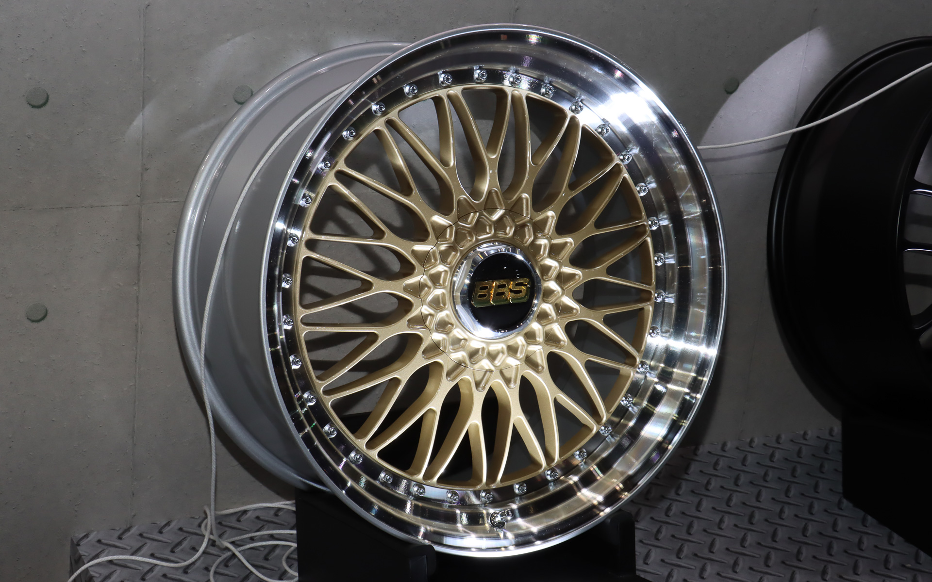 「SUPER-RS」ゴールド×シルバーダイヤカット（新色）