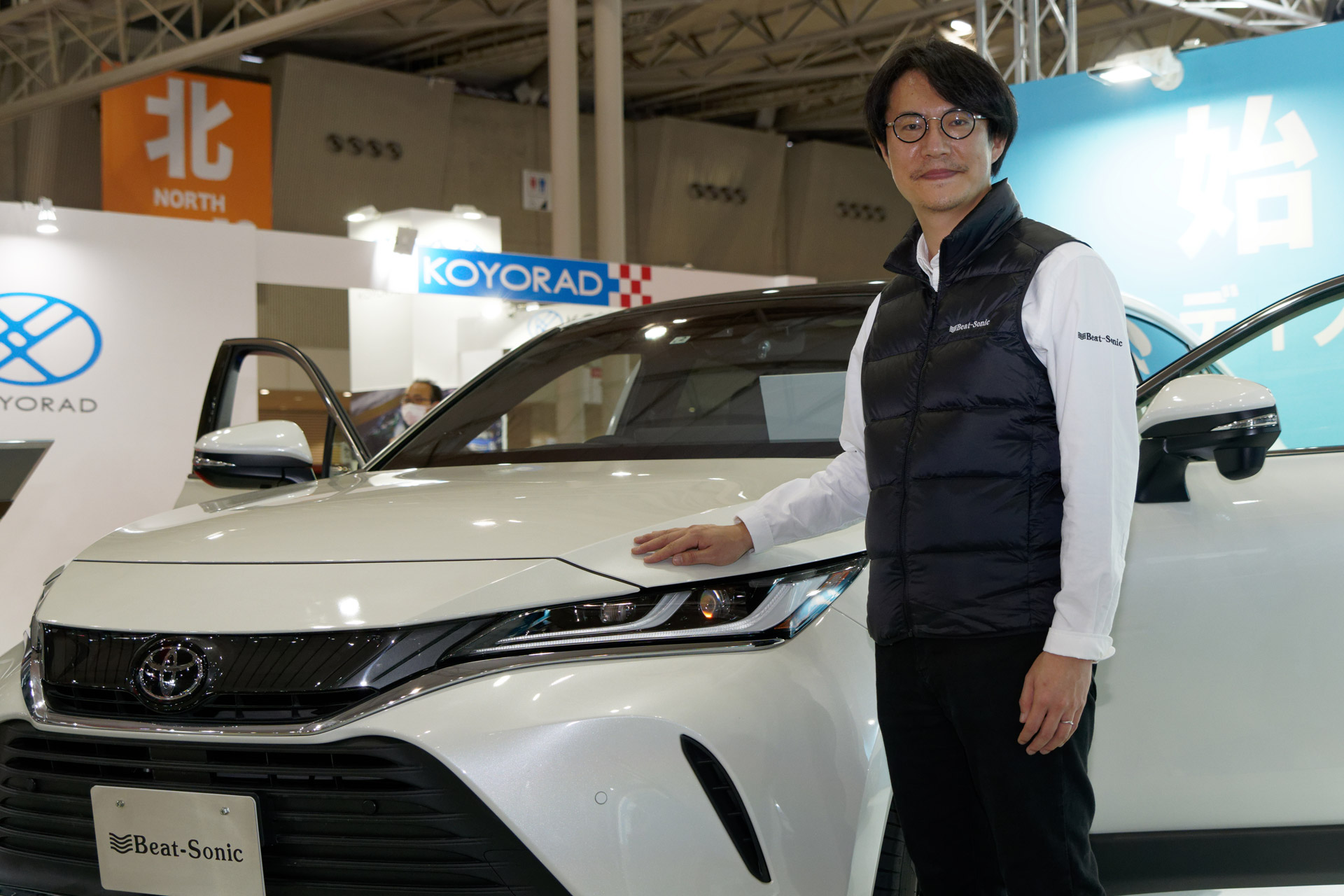 コロナ禍でクルマ移動が多くなったためか製品ニーズはかなり高い、と語っていた株式会社ビートソニックの代表取締役 戸谷大地氏