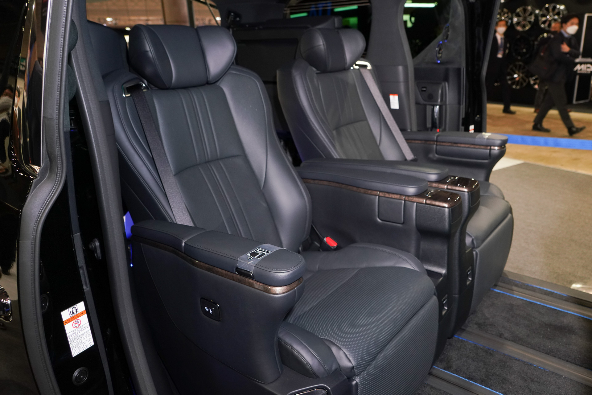 後席はゴージャス