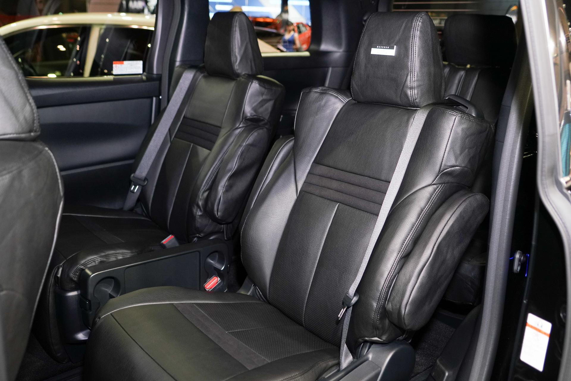 アルパインスタイル シートカバーはBLACK LIMITED限定モデル