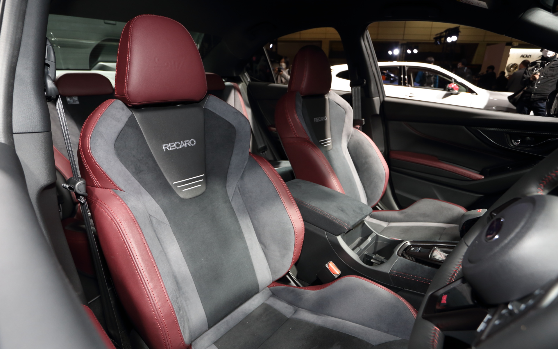 「WRX S4 STI performance CONCEPT」のインテリア