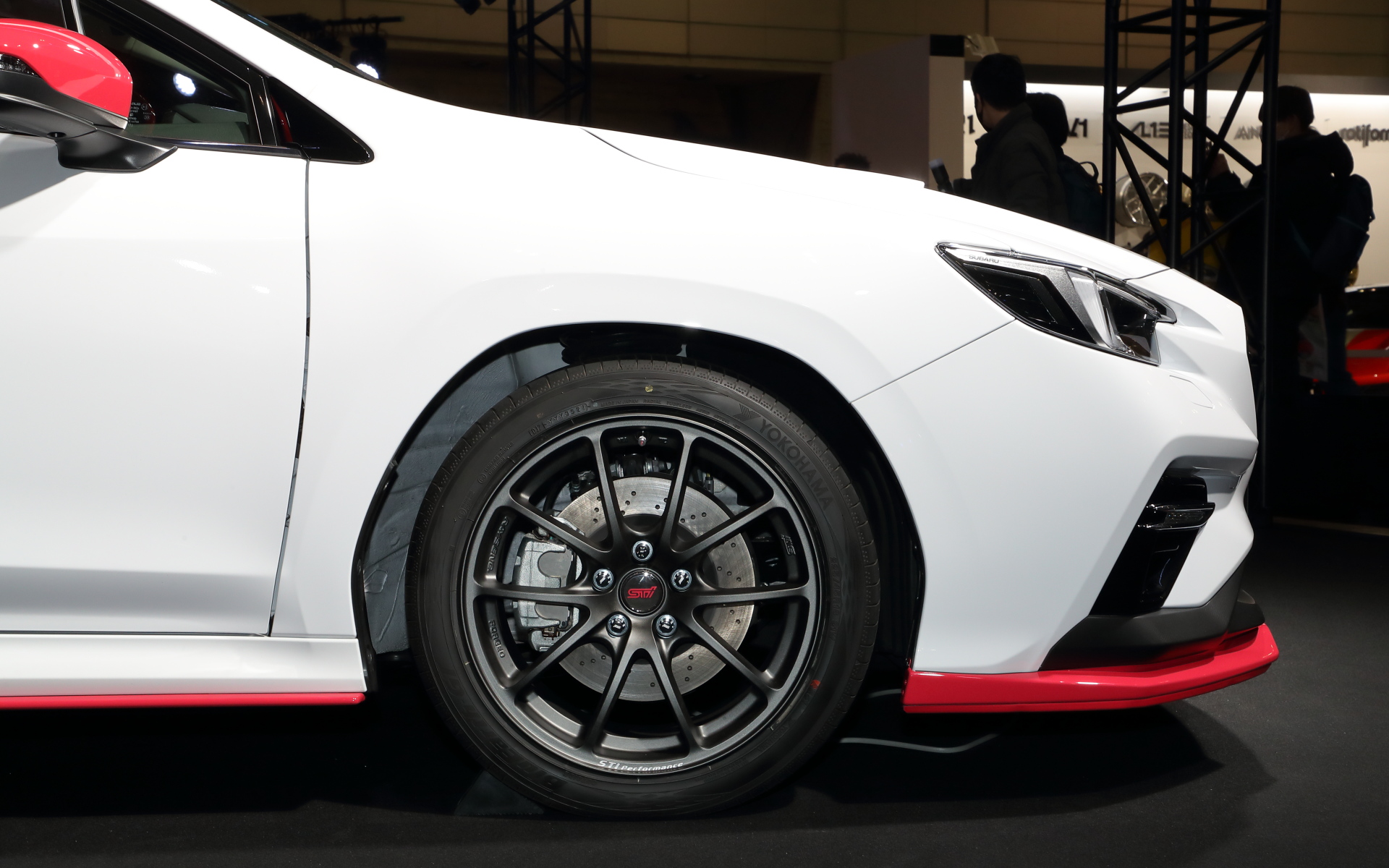 STIドリルドディスク＋STIパフォーマンスホイール 18インチ マッドガンブラック（リア）