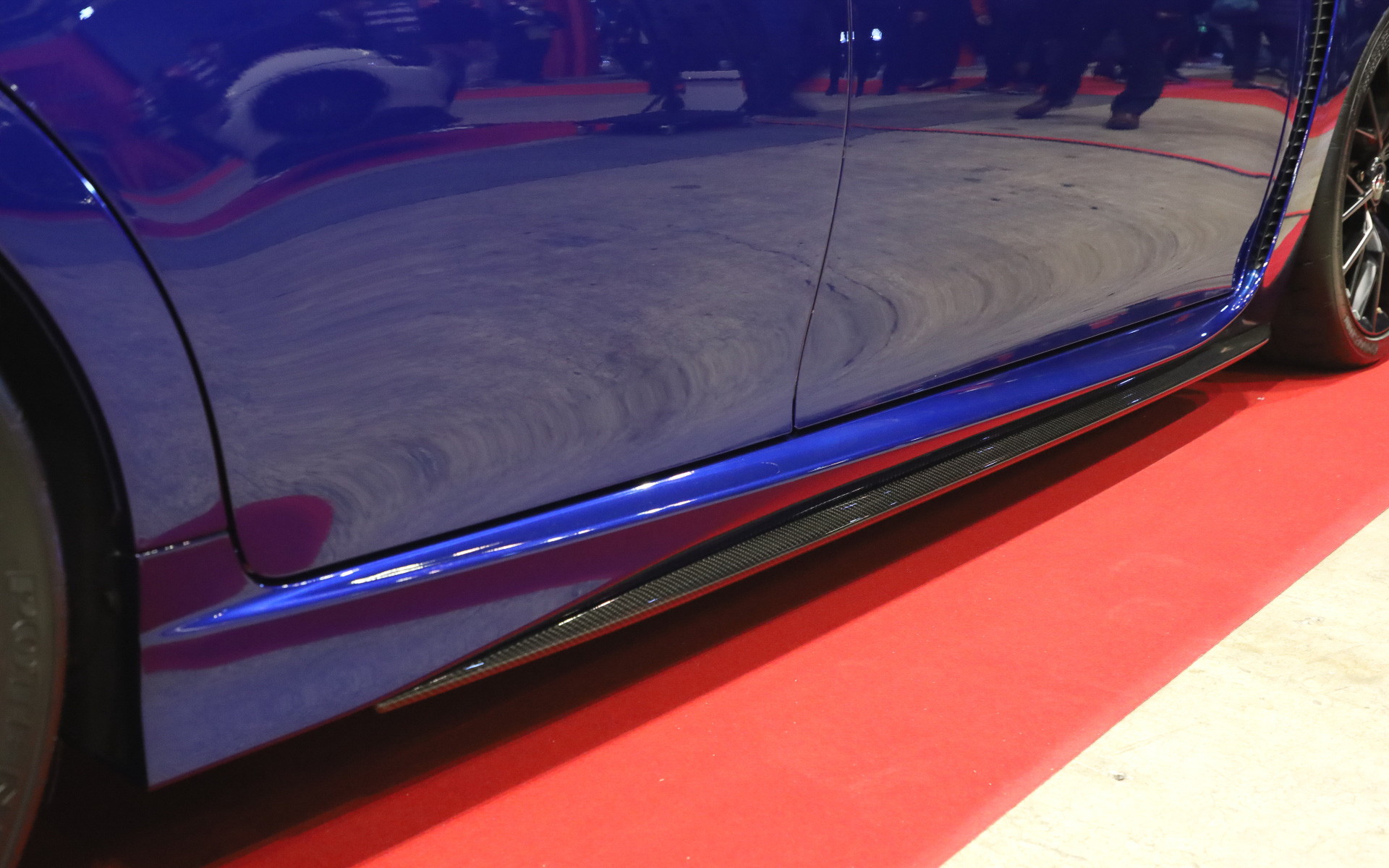 メンバーブレース、ロアボディブレースなどの補強パーツによってカッチリしたハンドリングとしなやかなサスペンションの動きを実現する